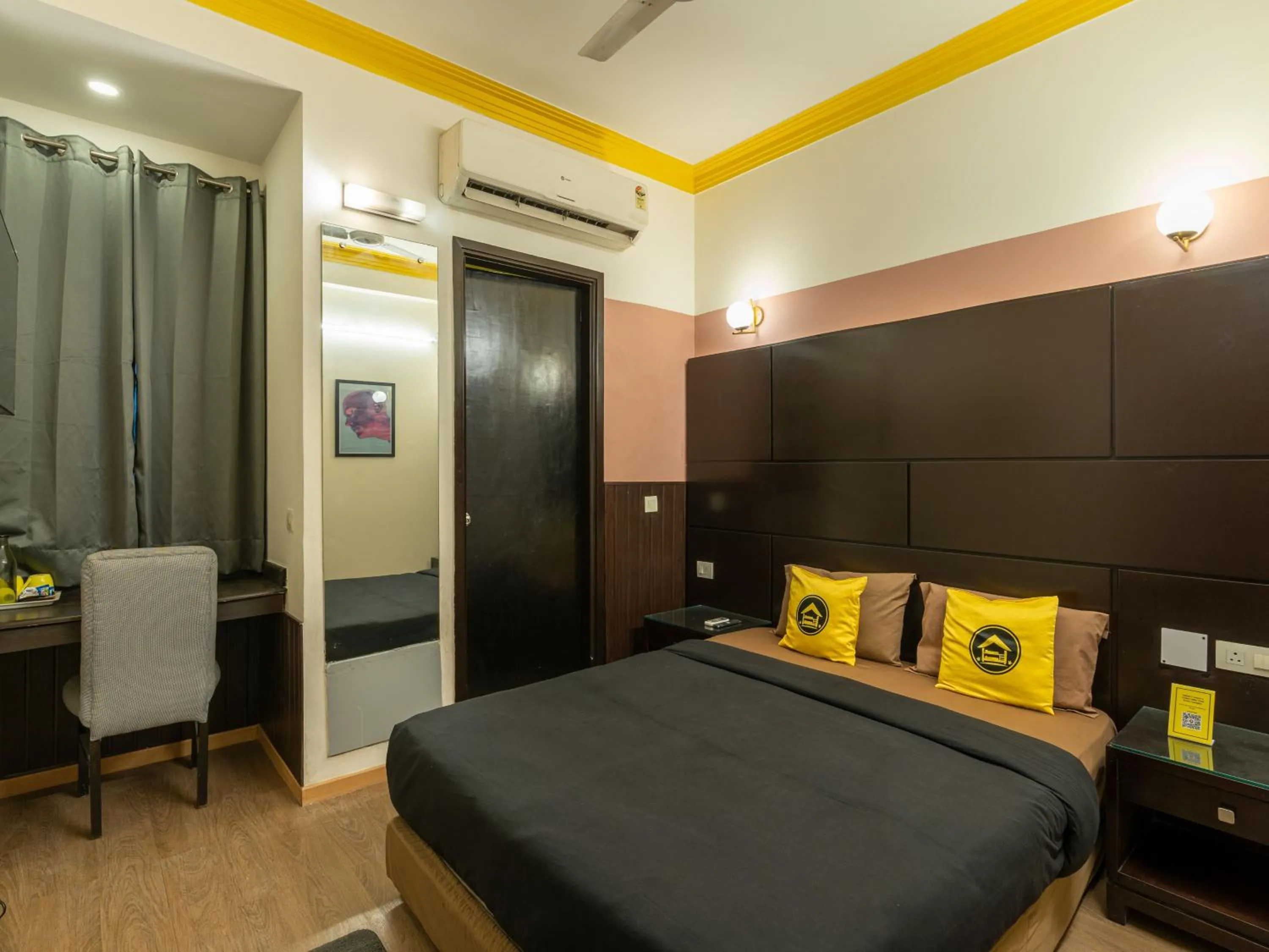 Deluxe Double Room in The Hosteller Delhi