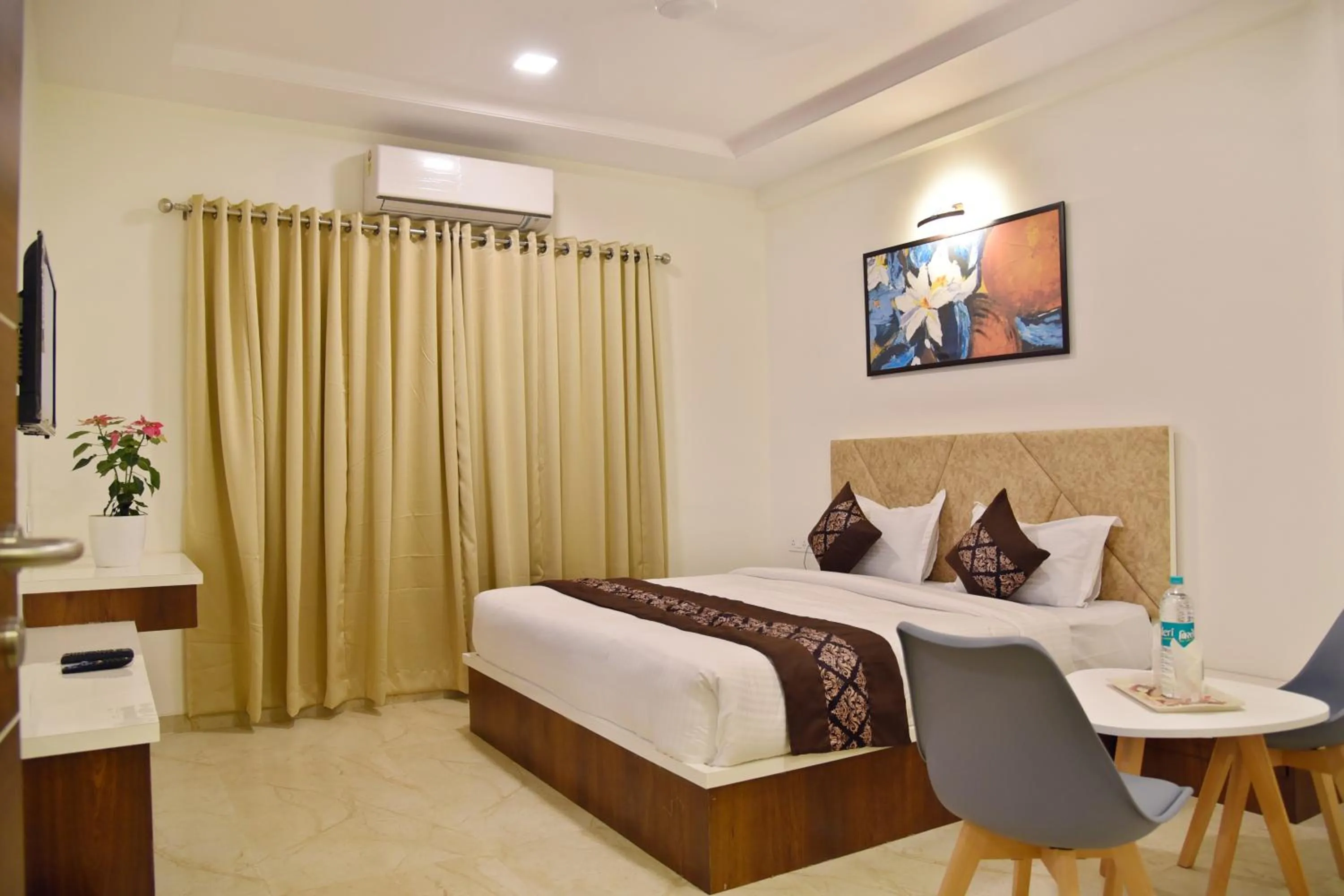 Deluxe King Room - single occupancy in Hotel Grand Ecotel, Aurangabad