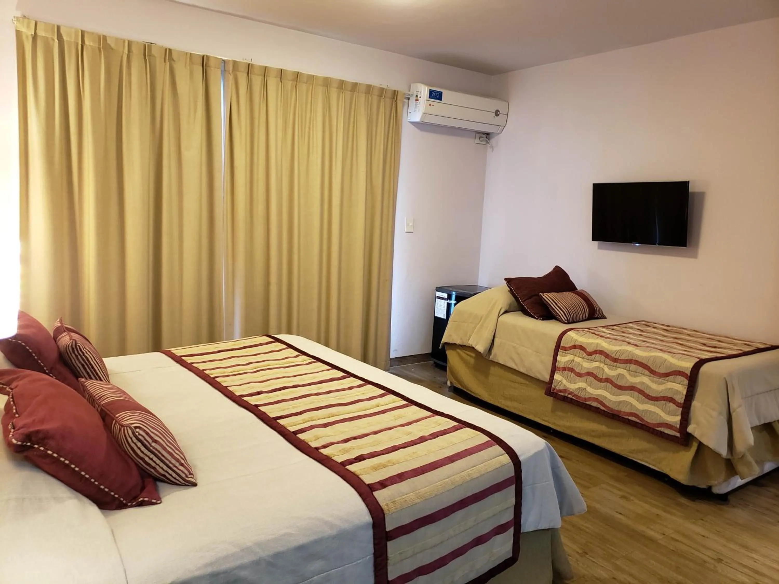 Triple Room in Hotel Continental