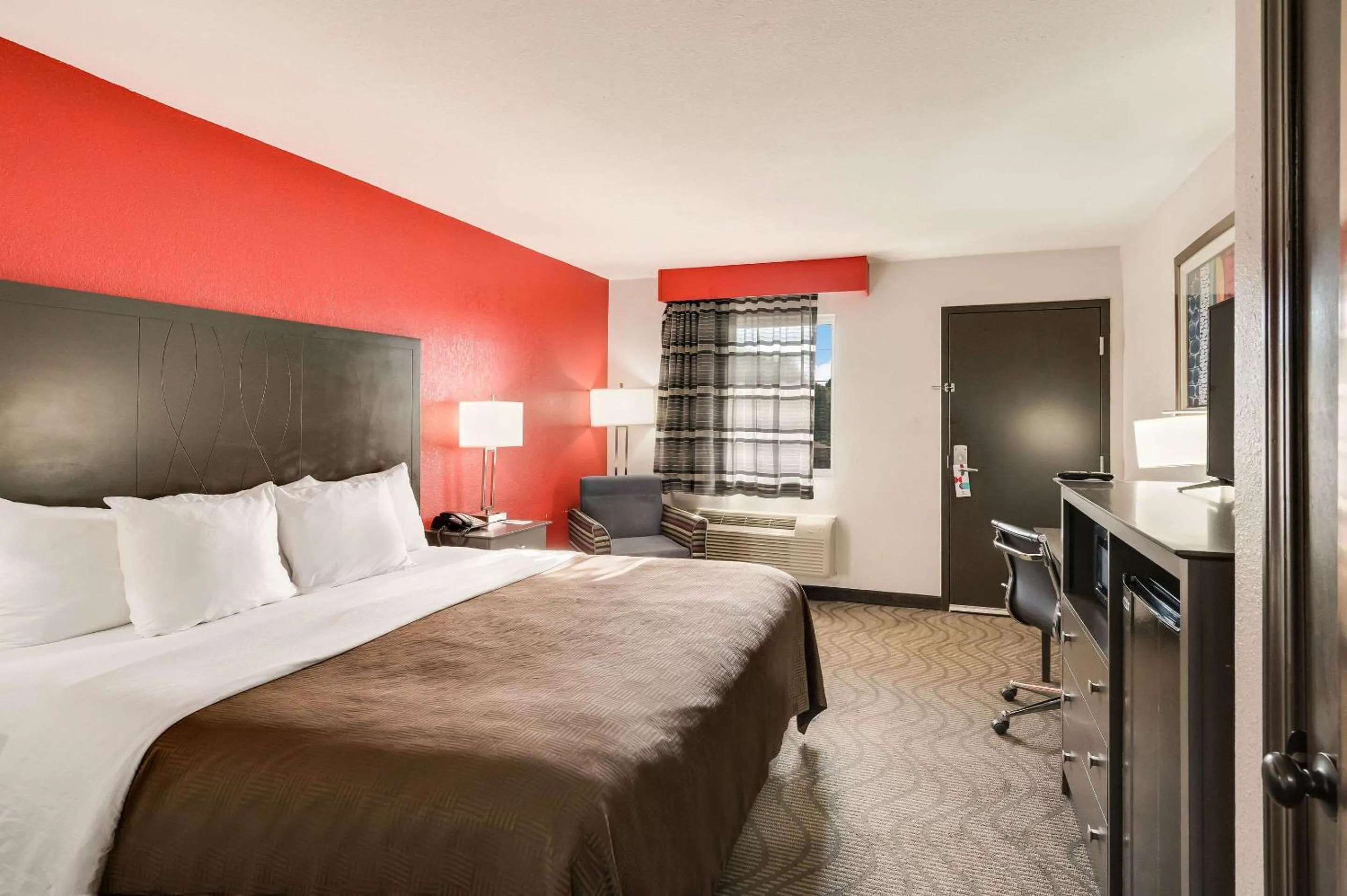 King Room - Non-Smoking in Clarion Inn & Suites Russellville I-40