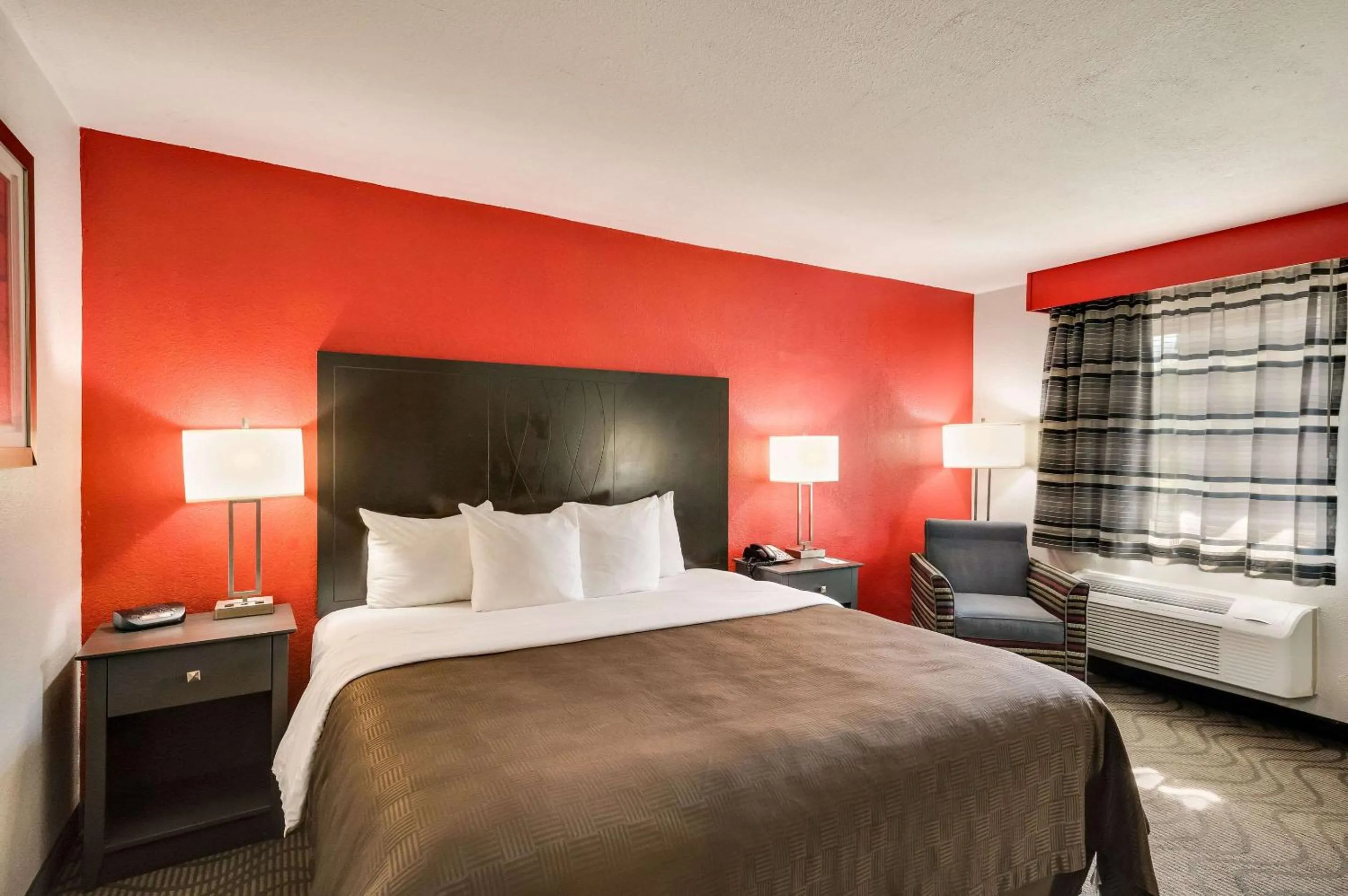 King Suite with Living Room - Non-Smoking in Clarion Inn & Suites Russellville I-40