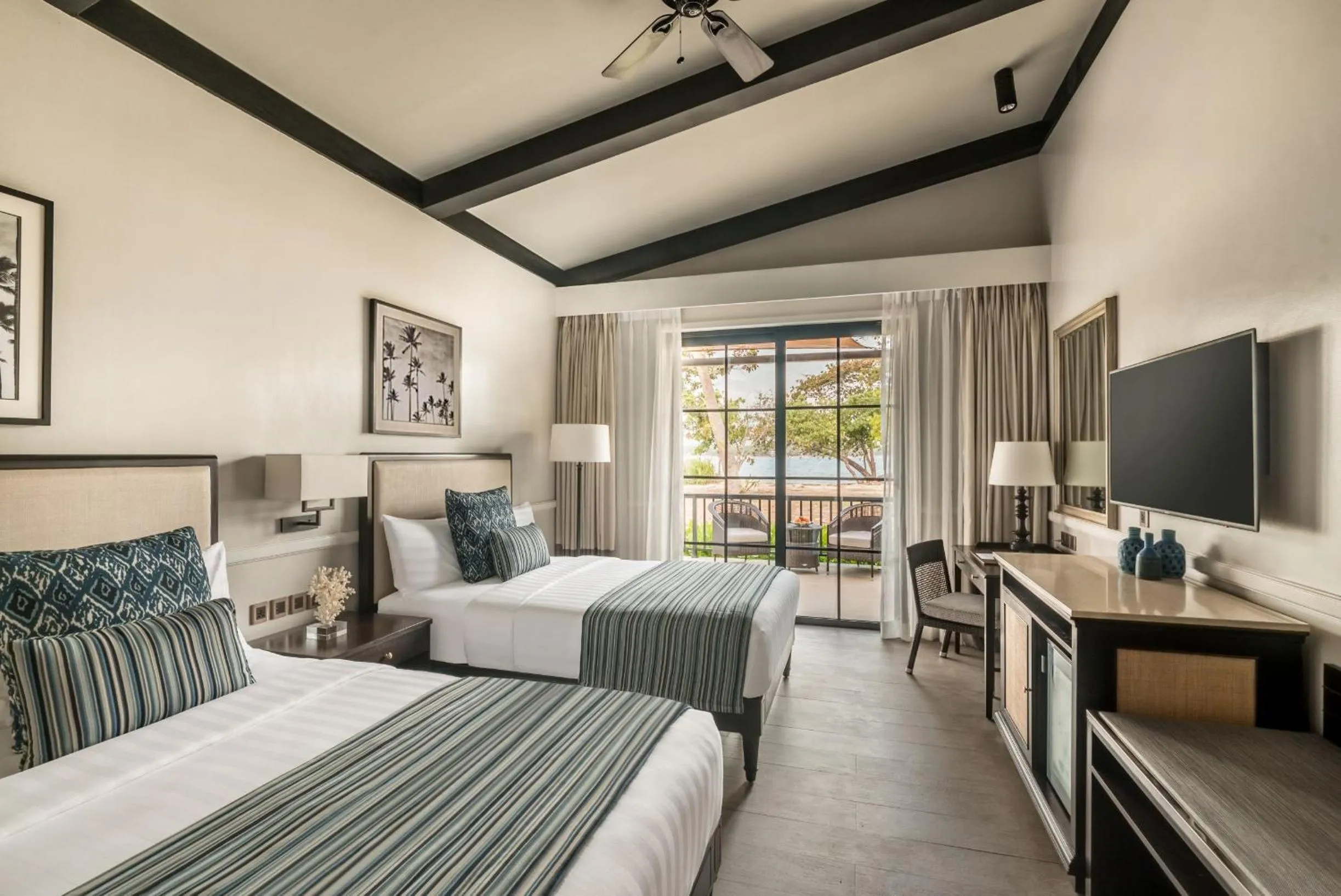 Premier Room with Ocean Balcony in Dusit Thani Lubi Plantation Resort