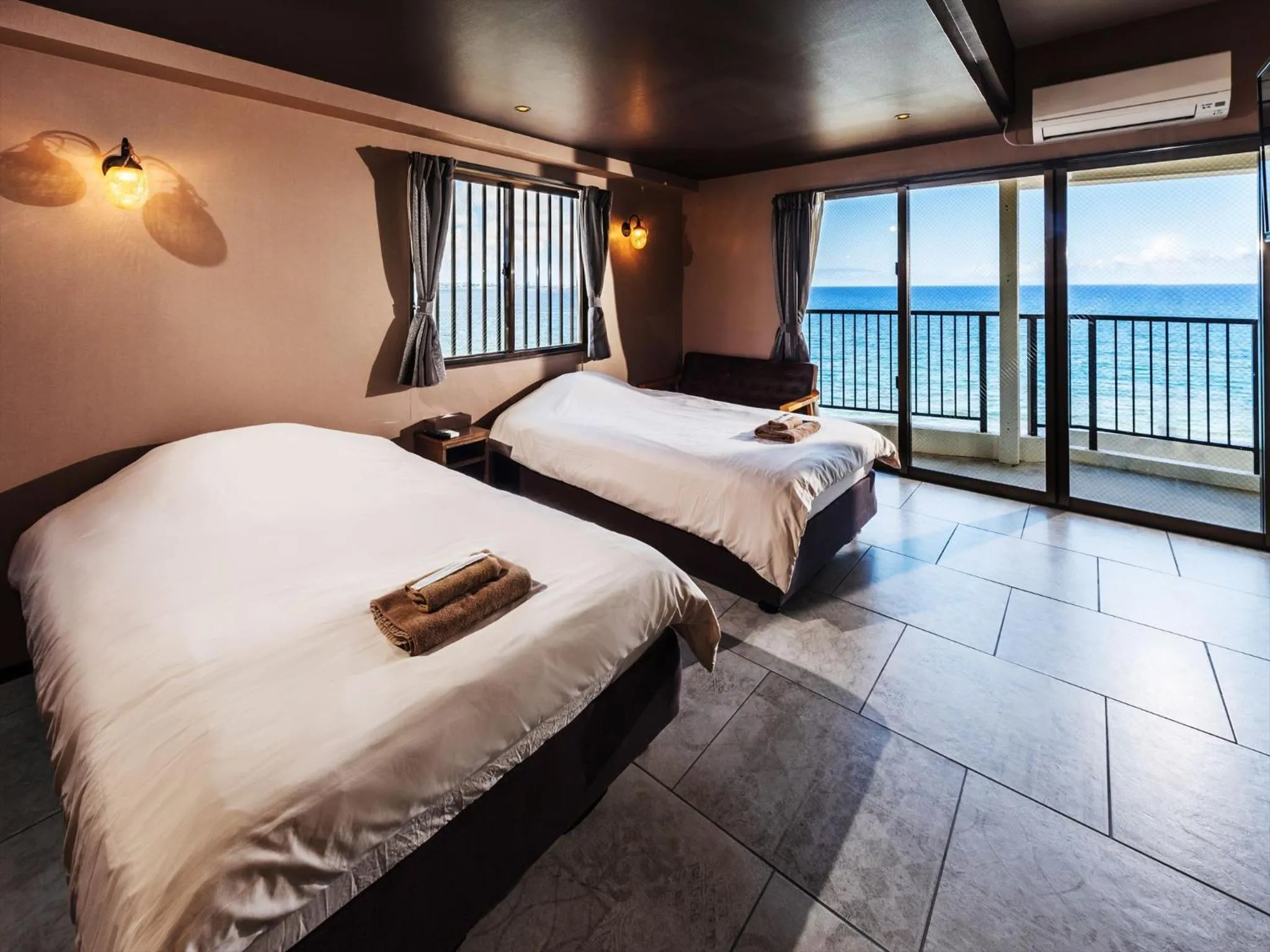 Standard Twin Room with Sea View in Hotel Sunset American