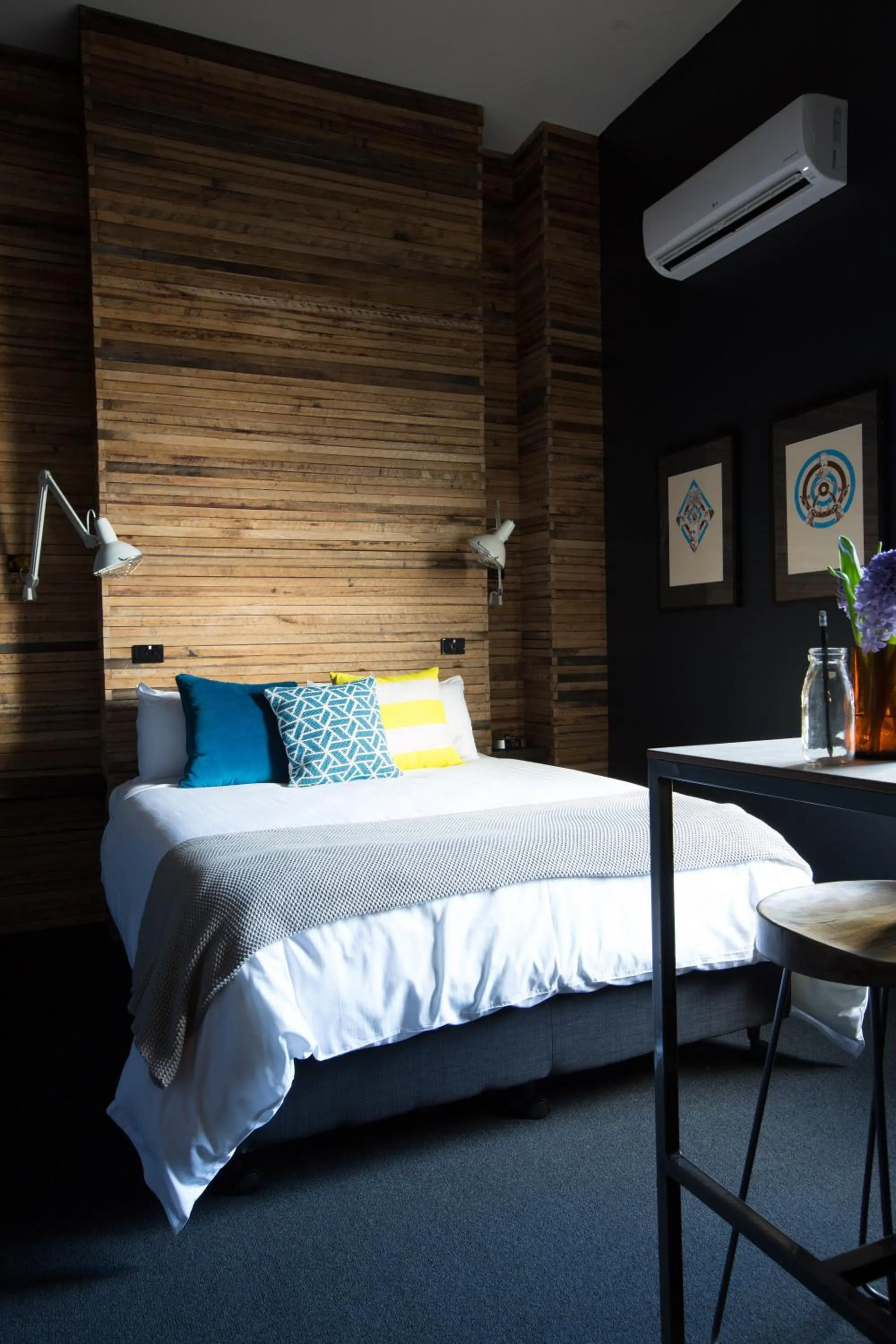 Deluxe Queen Room in The Franklin Boutique Hotel