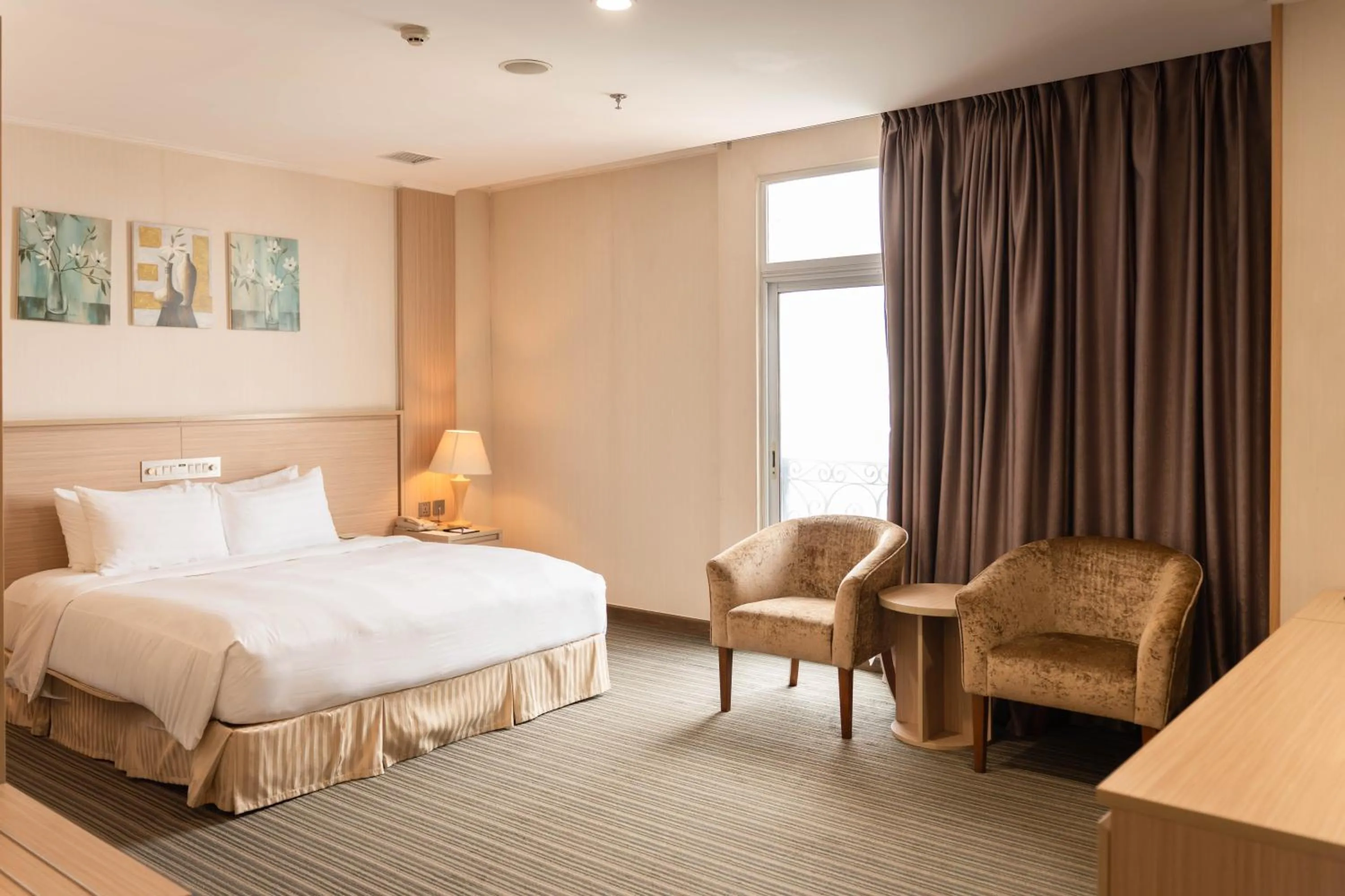 Deluxe Double Room in Super Candle Hotel