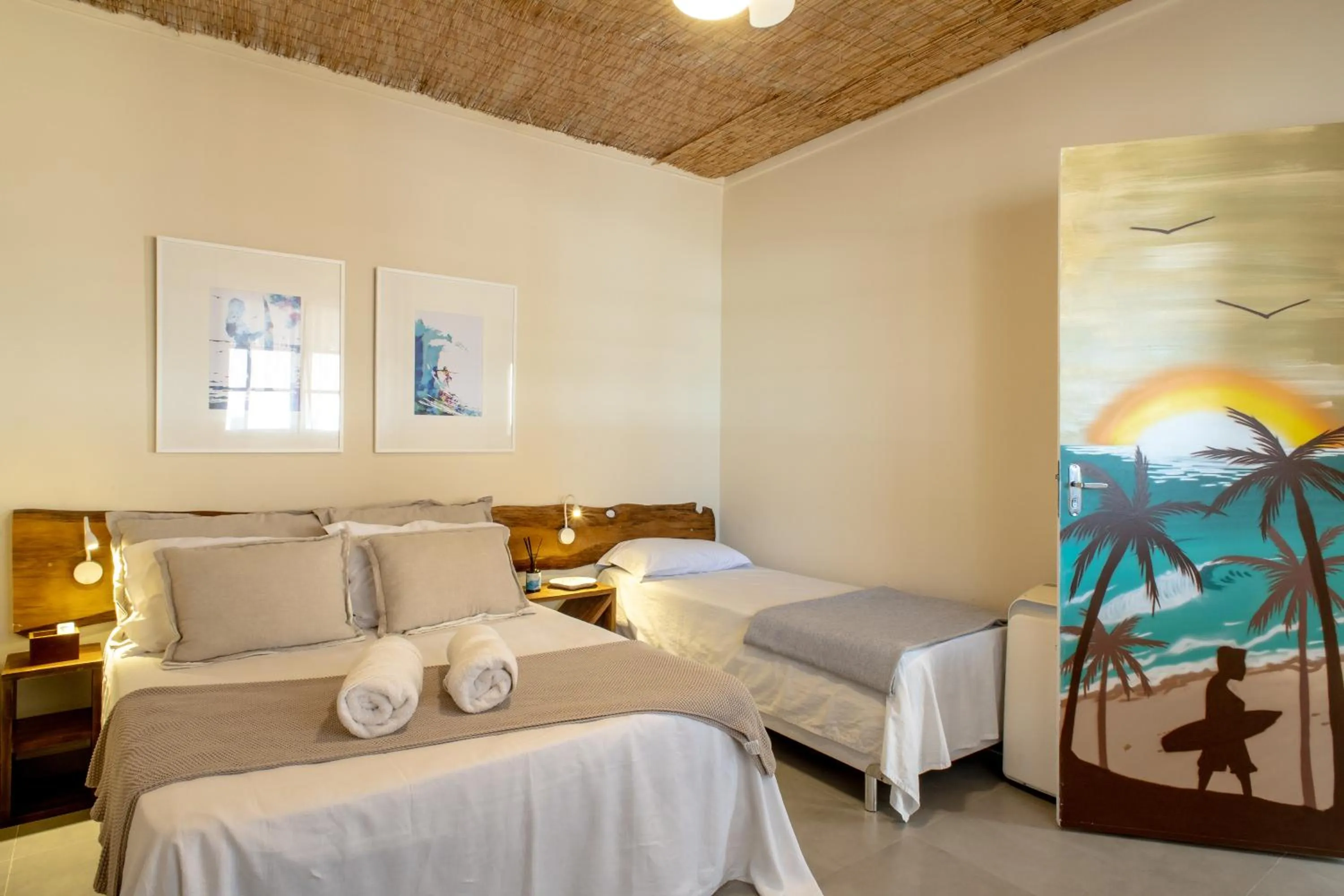 Triple Room with Shared Bathroom in Longboard Paradise Suítes