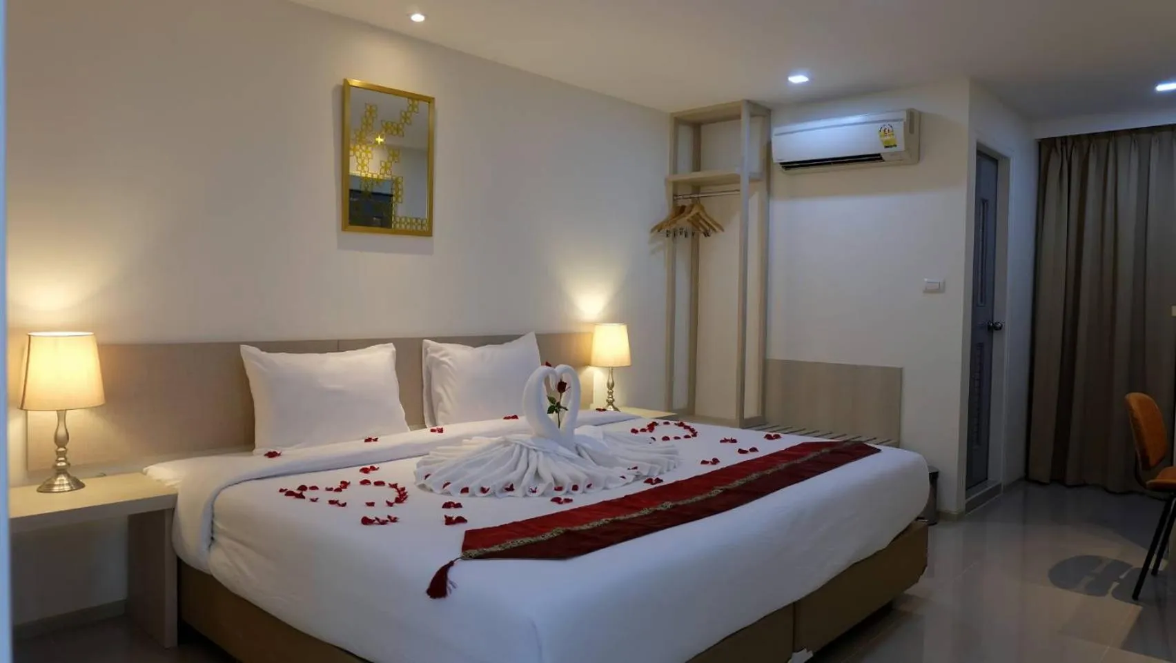 Standard Studio in Baron Residence Bangkok