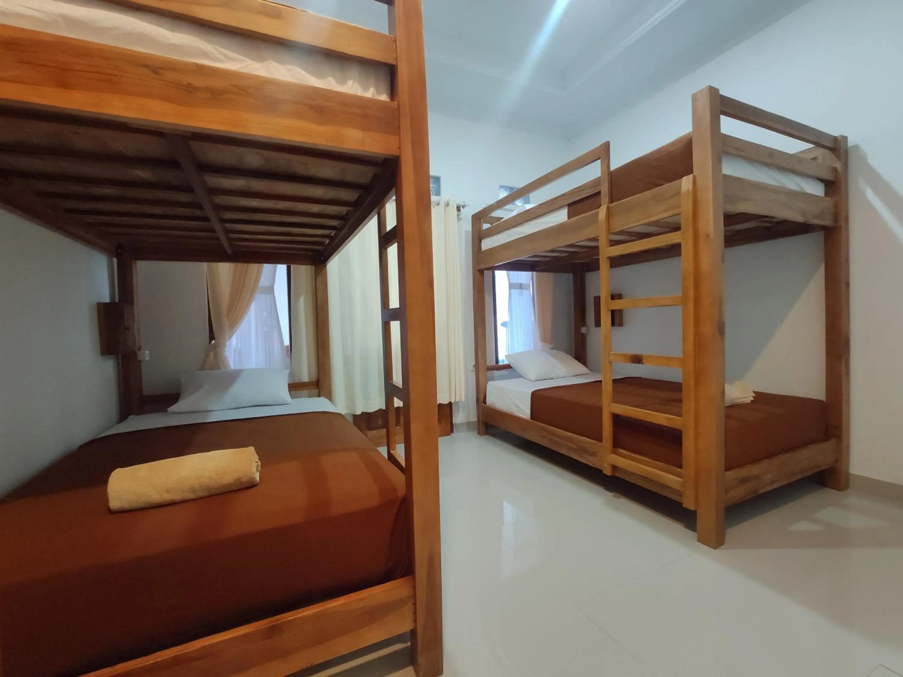 Bed in 4-Bed Mixed Dormitory Room in Gedhong Hostel