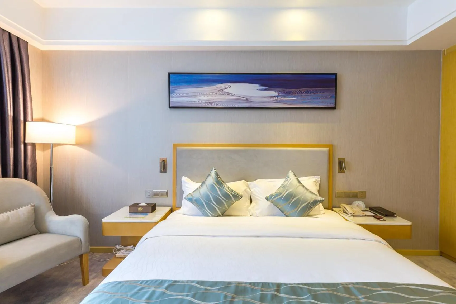 Deluxe Queen Room in Guangzhou Seaman Hotel