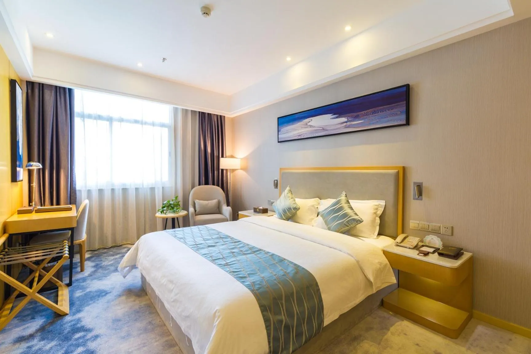 Business Queen Room in Guangzhou Seaman Hotel-Line 2 JiangNanXi Station