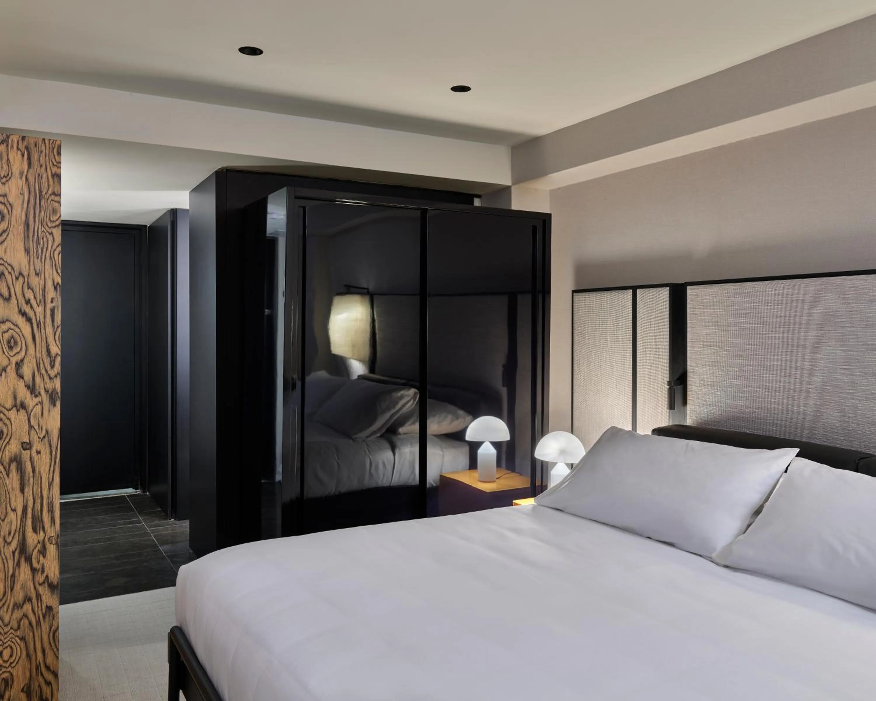 NoMad King in Hotel AKA NoMad