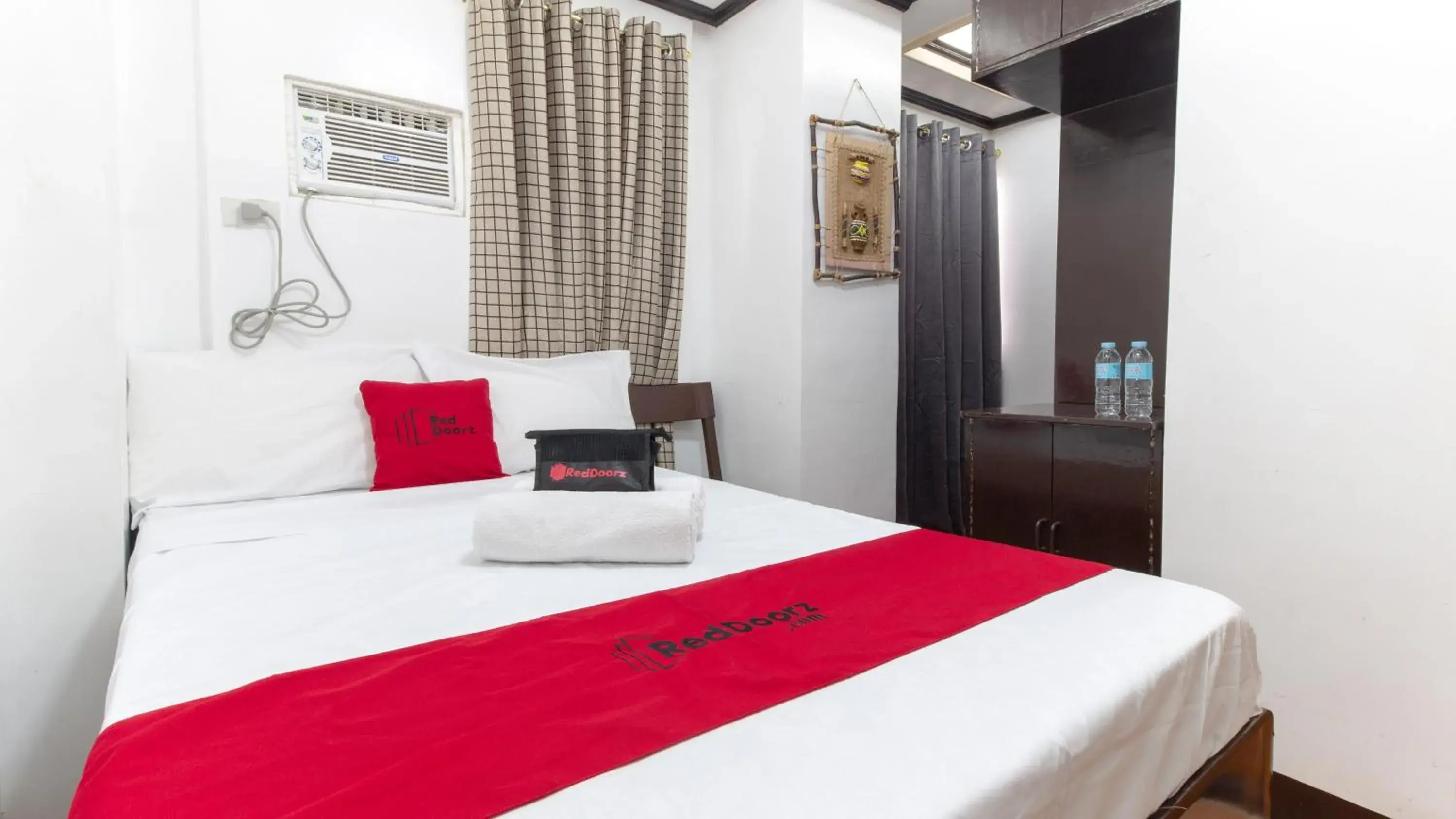 RedDoorz at Minas Place 1 Tacloban RedDoorz at Minas Place 1 Tacloban