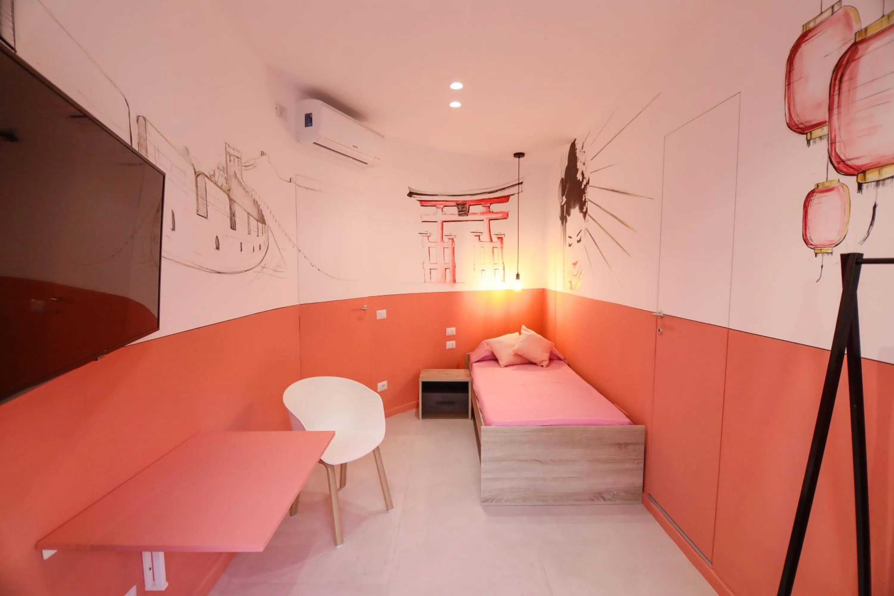 Single Room with Private Bathroom in O.Effe. Suites / Vatican