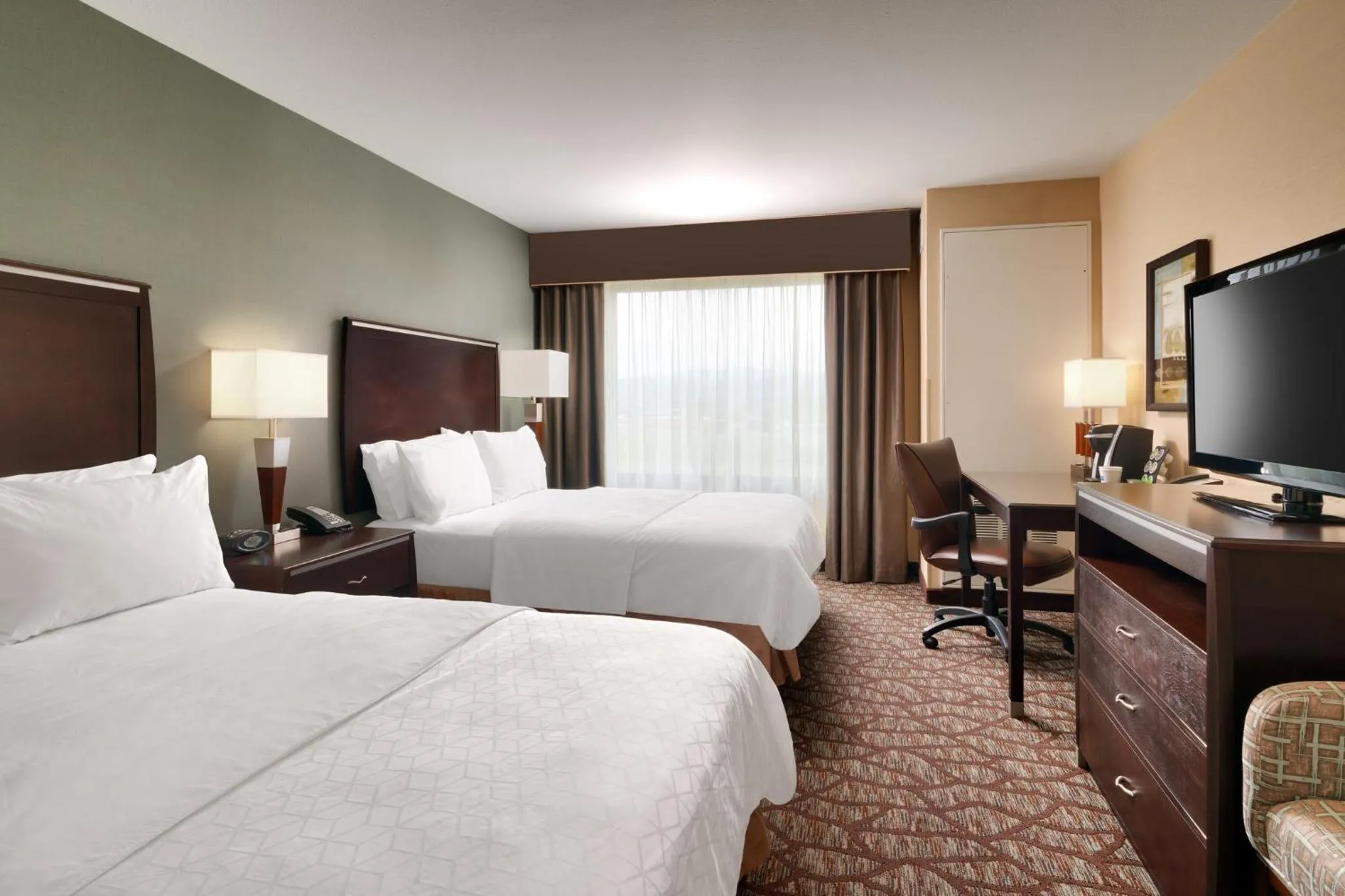 Standard Queen Room with Two Queen Beds in Holiday Inn Express Hotel & Suites Butte by IHG