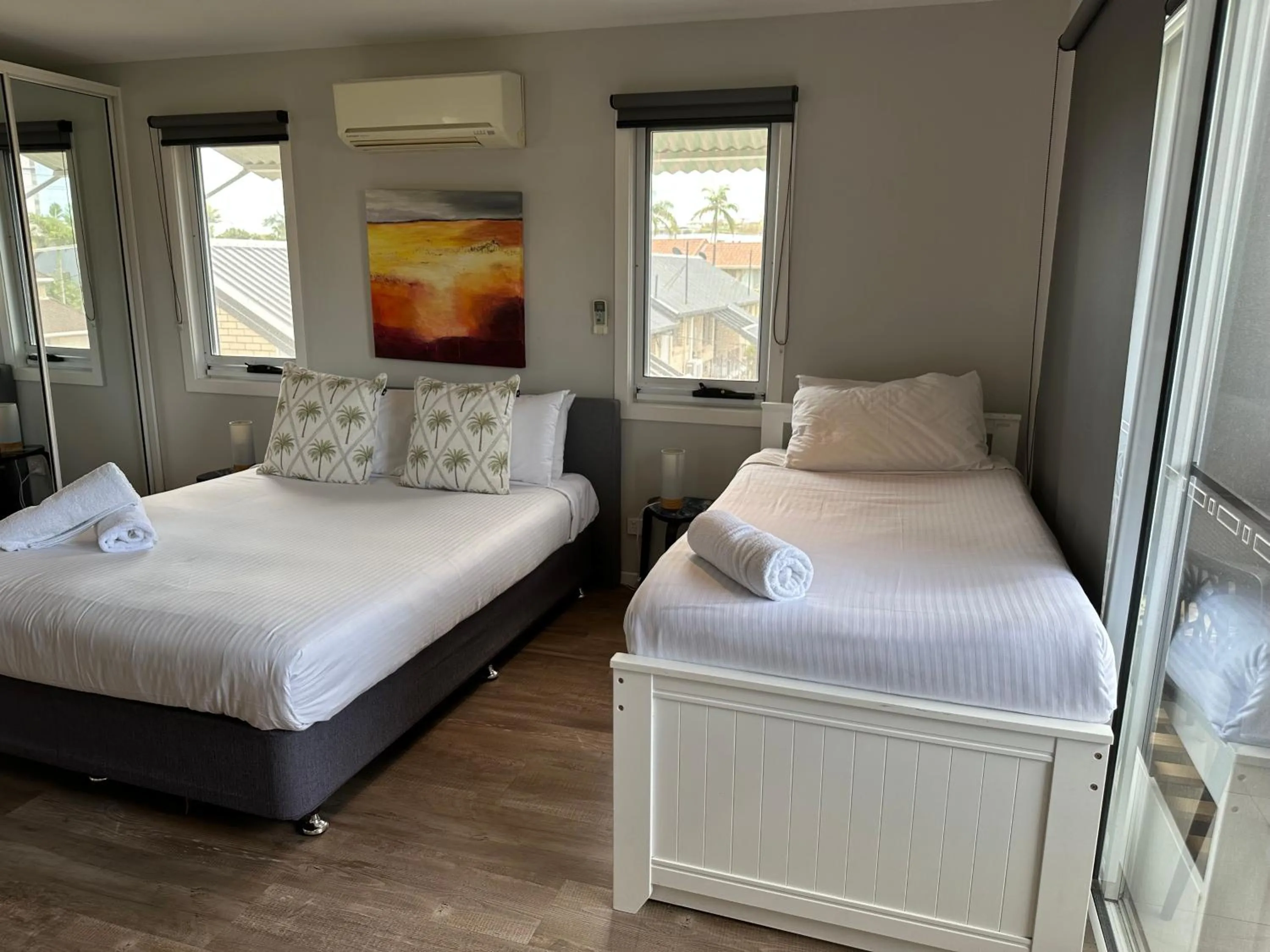 Non-Waterfront Upstairs Studio - B in Saltwater Villas - Pet Friendly Accommodation