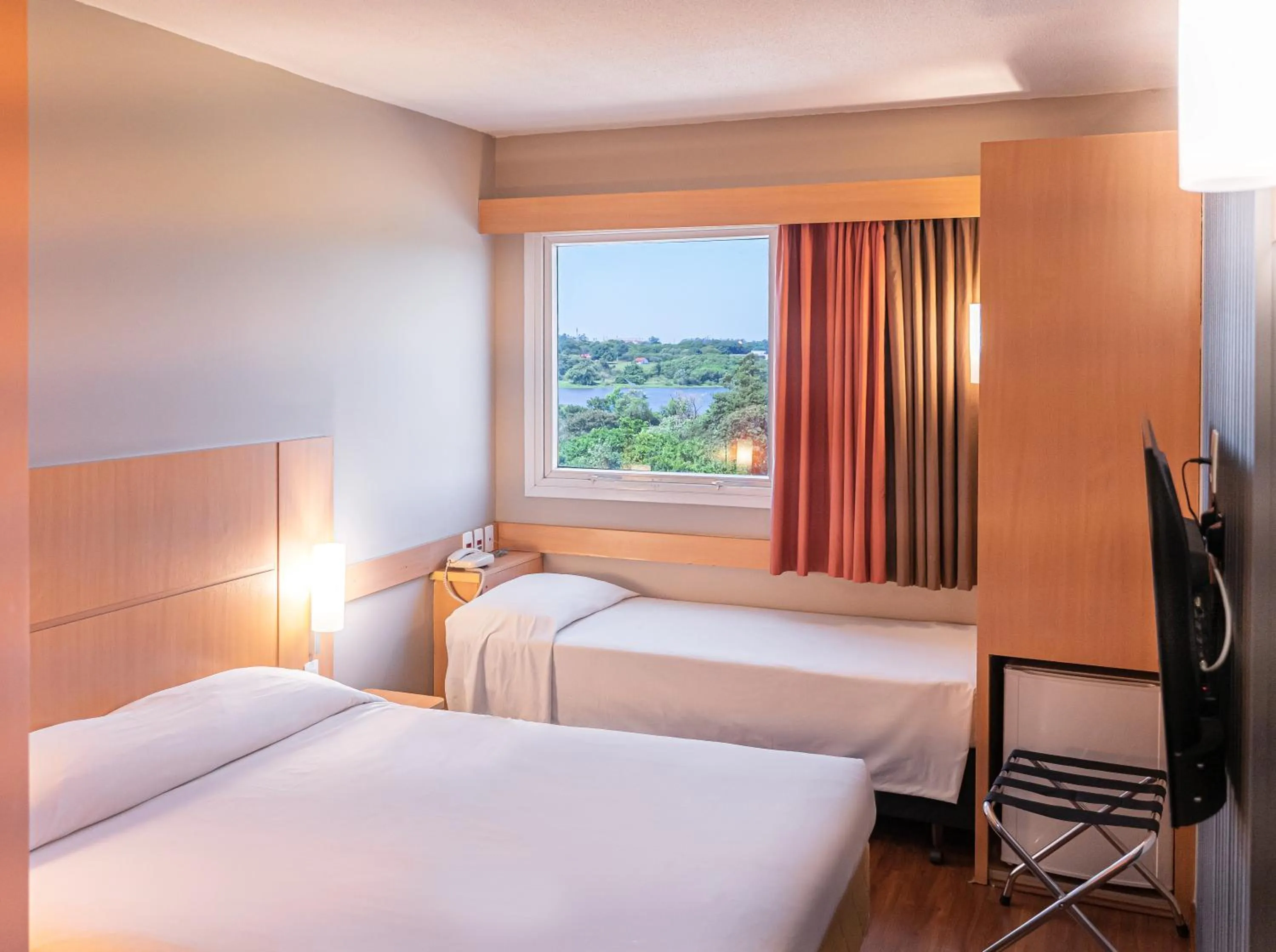 Standard Double Room with Extra Child Bed - single occupancy in HUS HOTEL Dourados