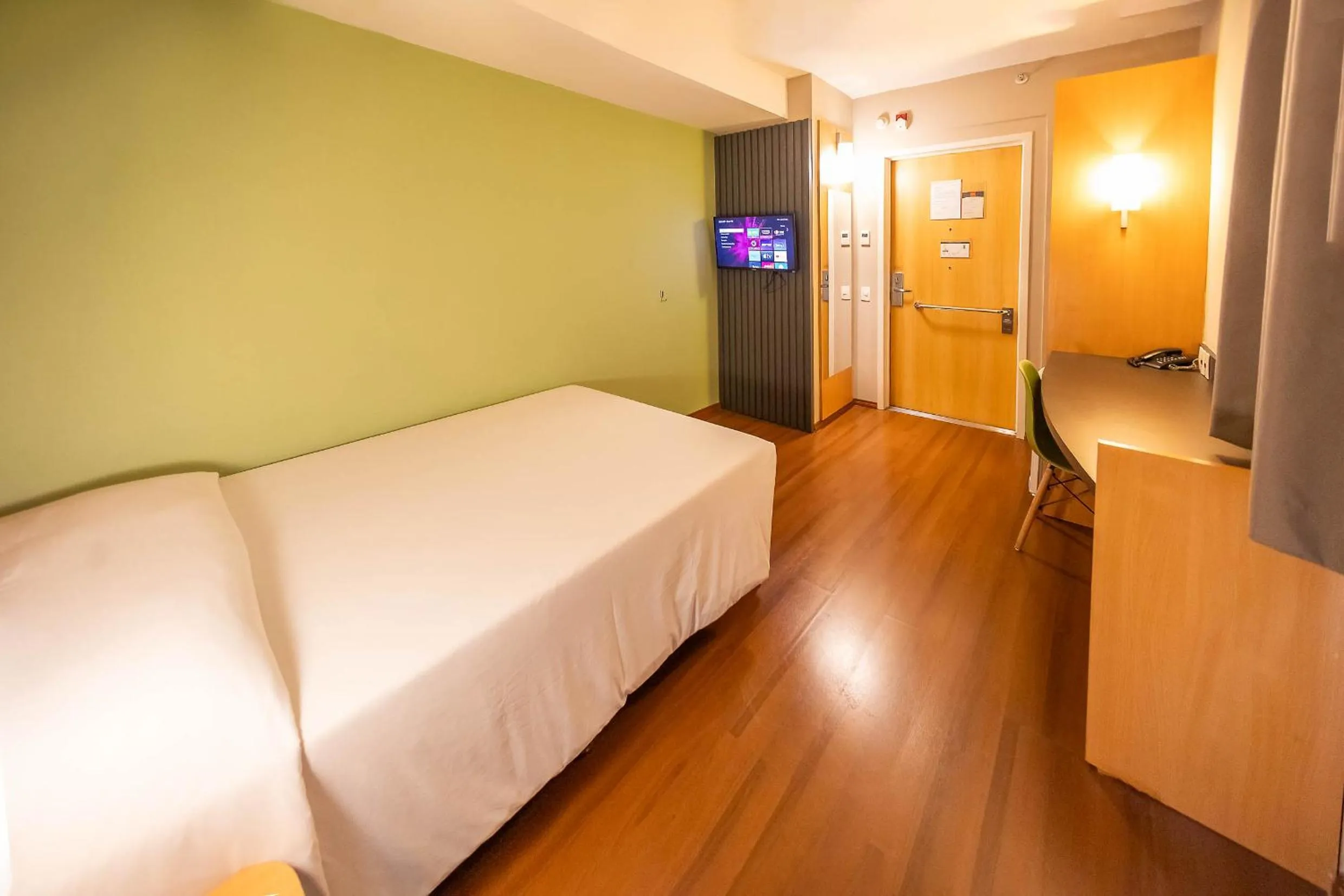 Standard Double Room - single occupancy - Wheelchair Accessible in HUS HOTEL Dourados