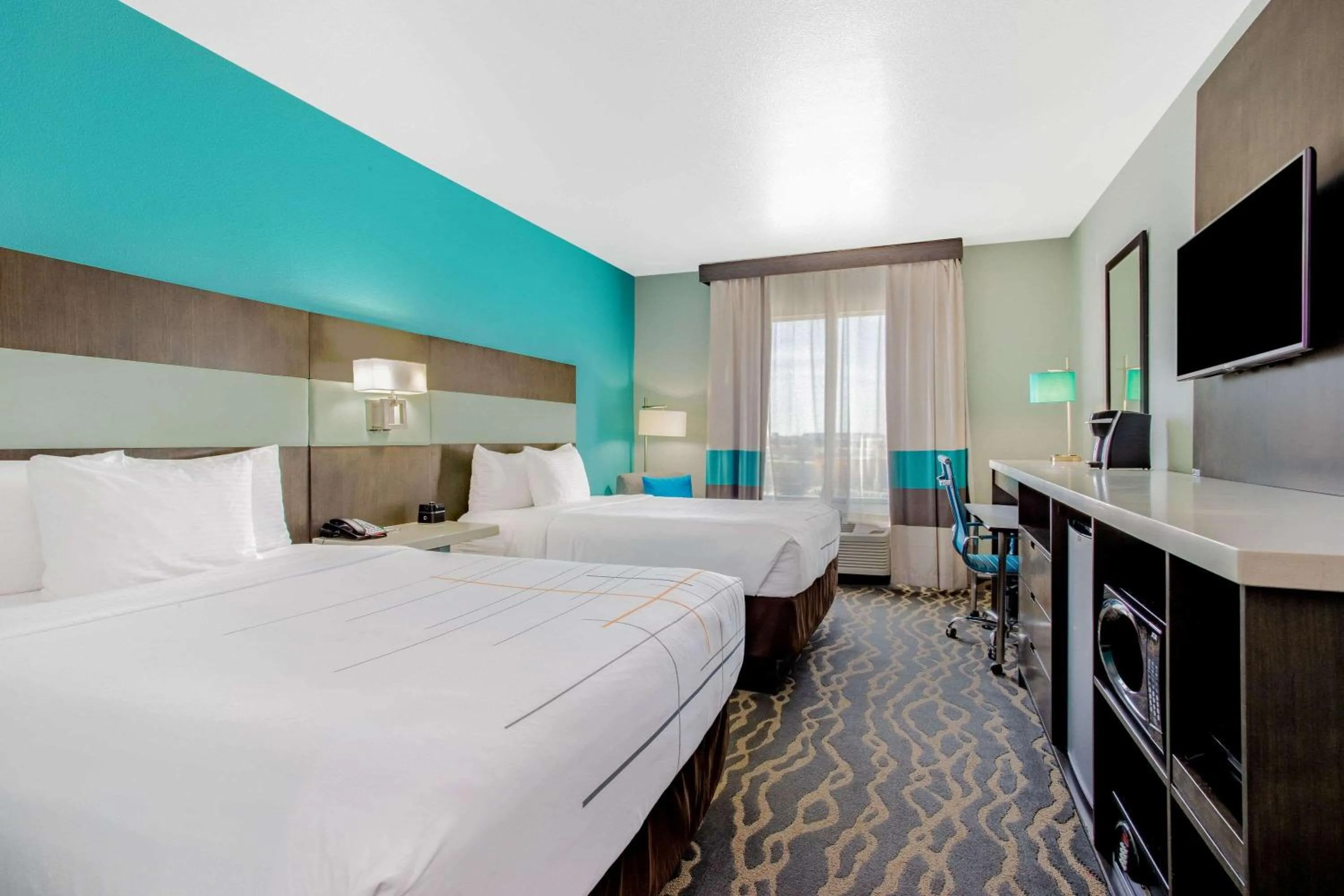 Queen Room with Two Queen Beds - Non-Smoking in La Quinta Inn & Suites by Wyndham Northlake Ft. Worth