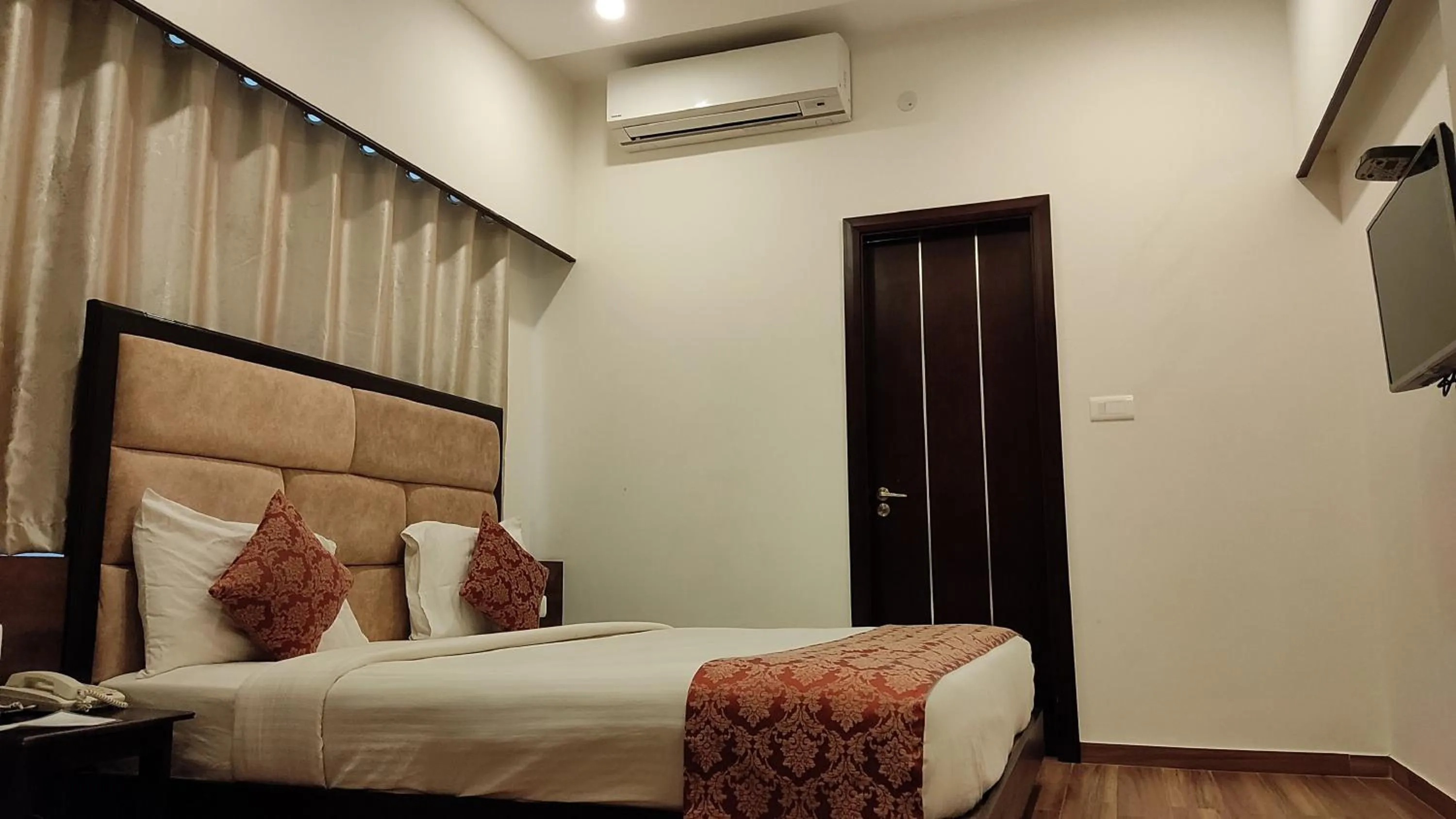 Standard King Room in The Continentti Whitefield