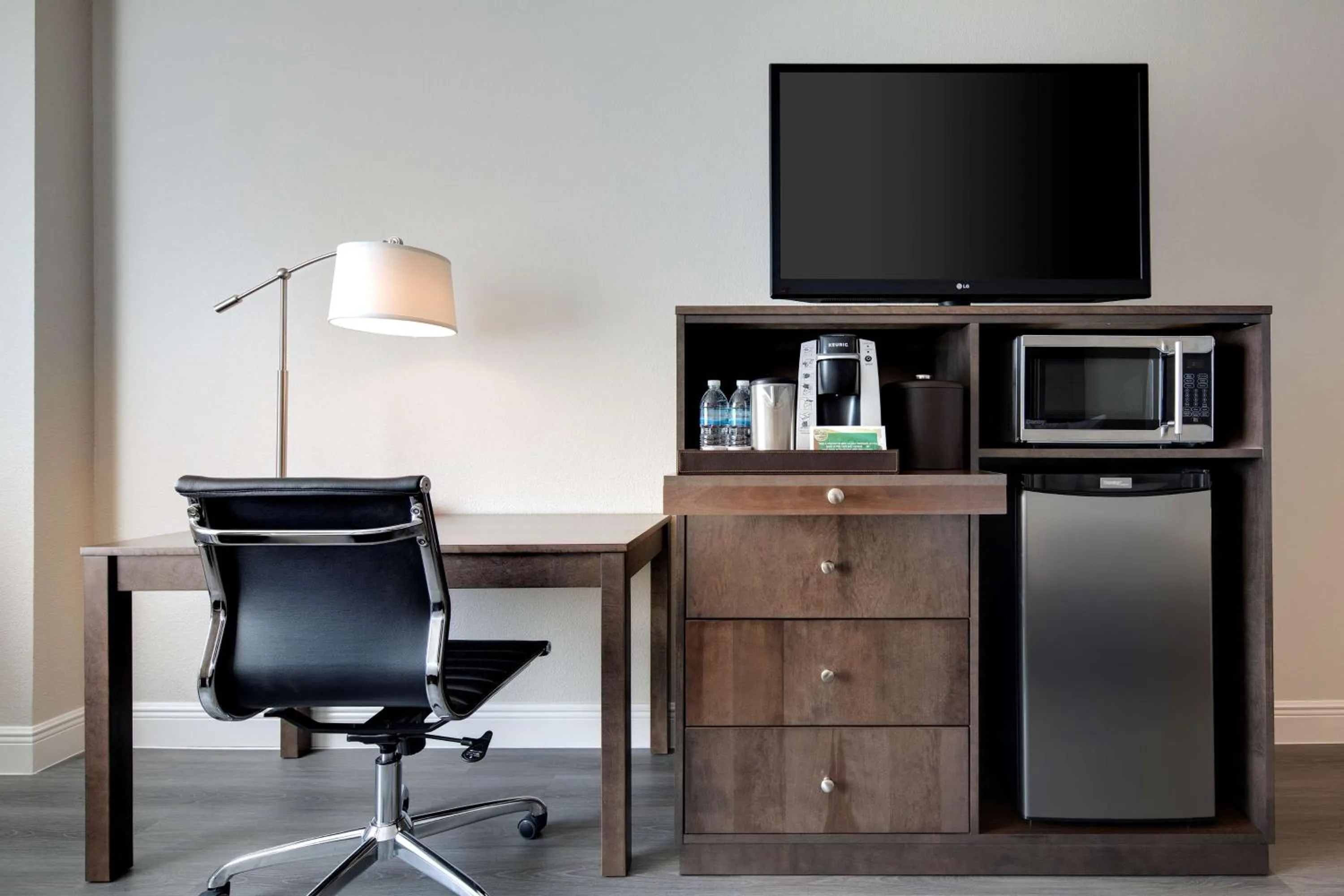 King Room with Mobility Accessible Roll-In Shower - City View in The Florida Hotel & Conference Center in the Florida Mall