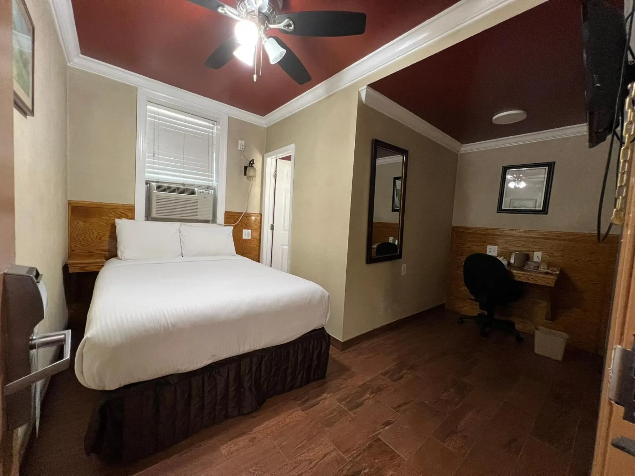 Classic Quadruple Room in District Hotel