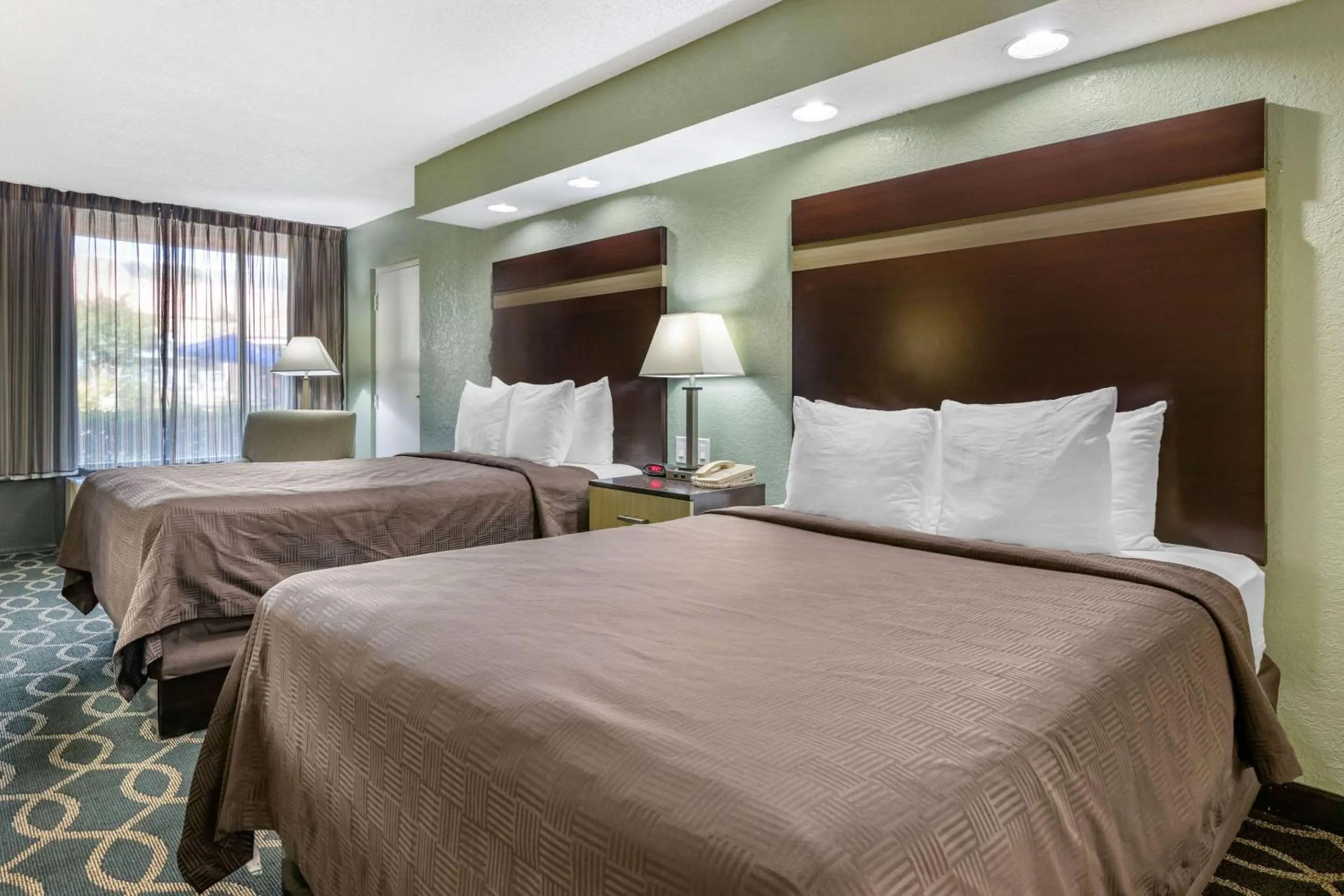 Queen Room with Two Queen Beds - Mobility Accessible/Non-Smoking in Clarion Inn Orlando International Drive - ICON Park