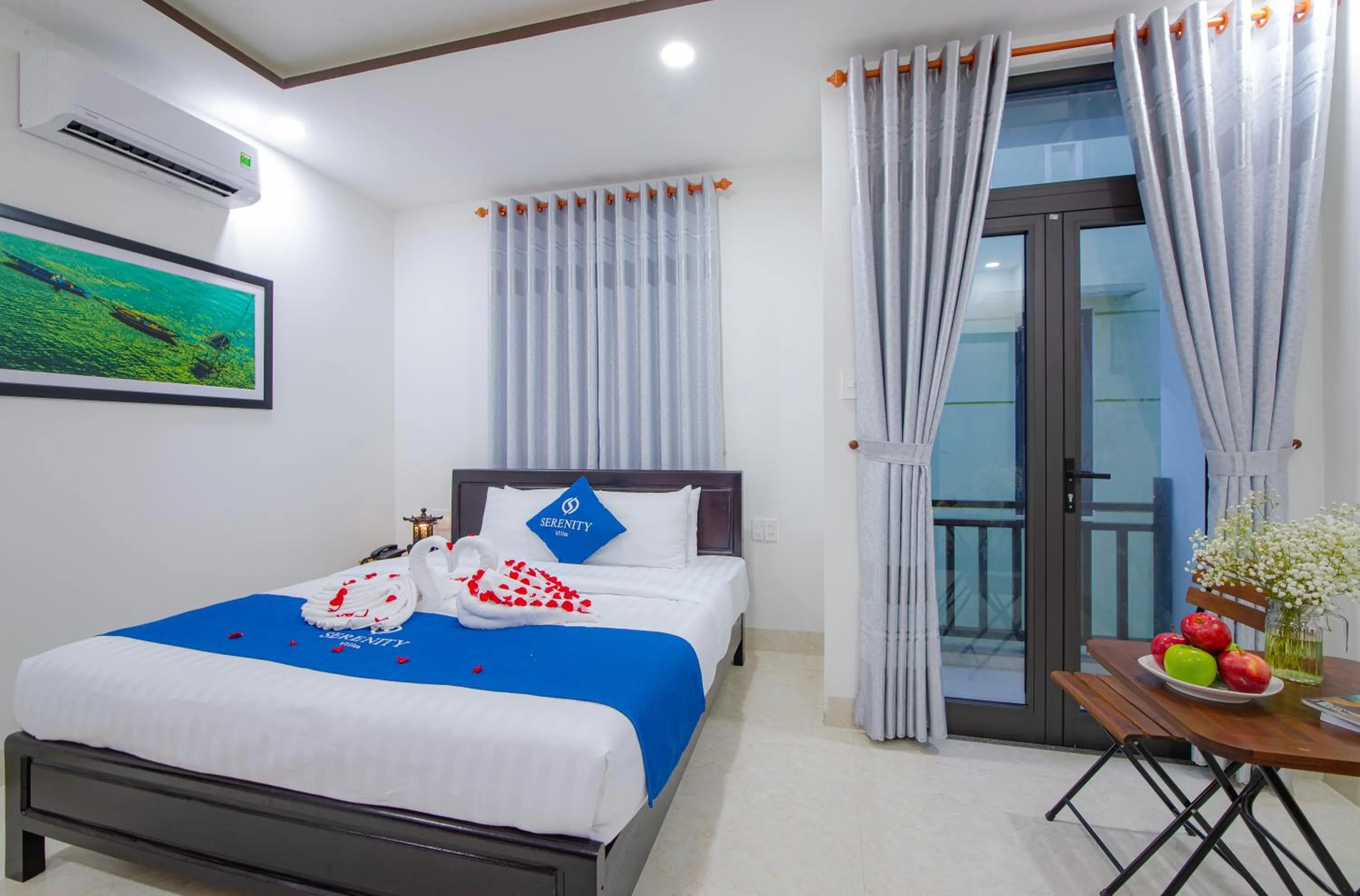 Deluxe Double Room with Balcony in Serenity Villa Hoi An