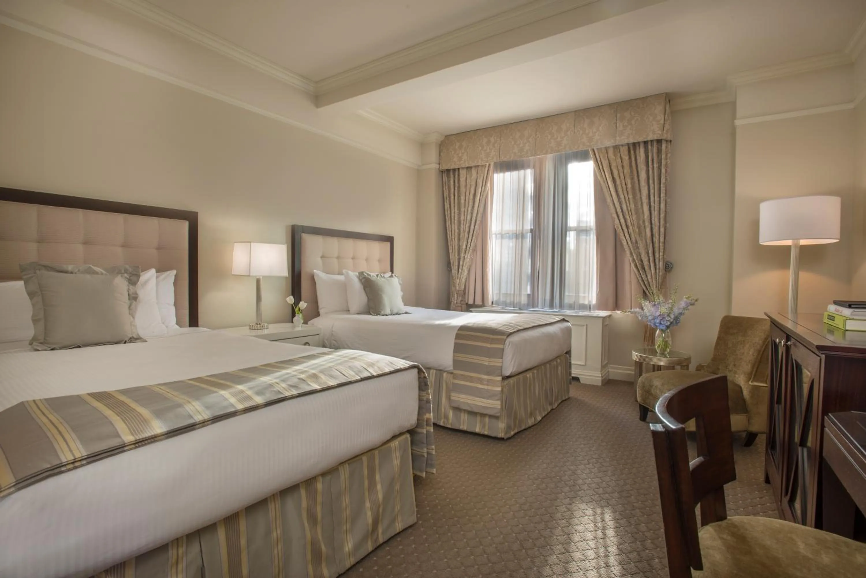 Premier City View with 2 Double Beds in Warwick New York