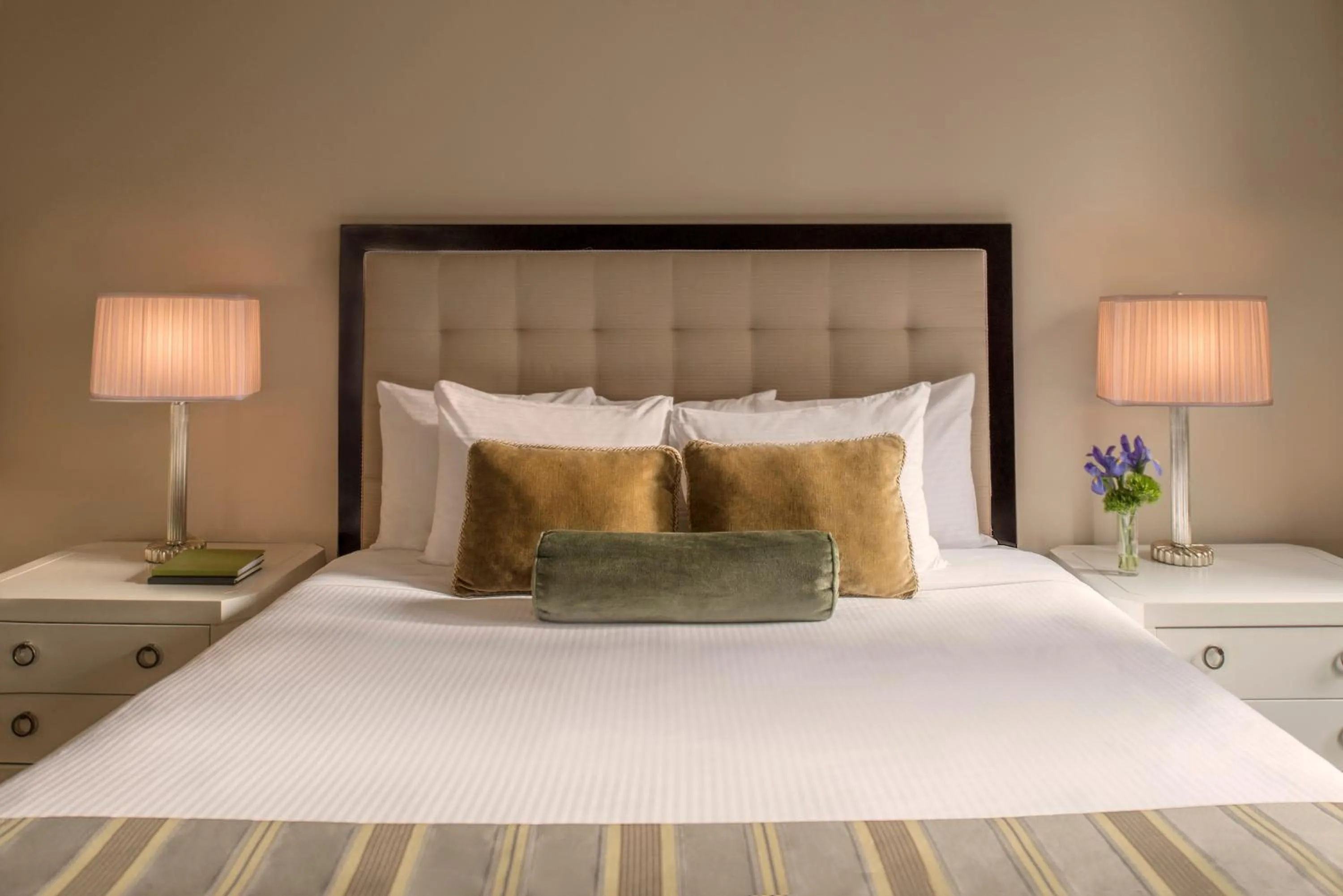 Premier City View King Bed in Warwick New York