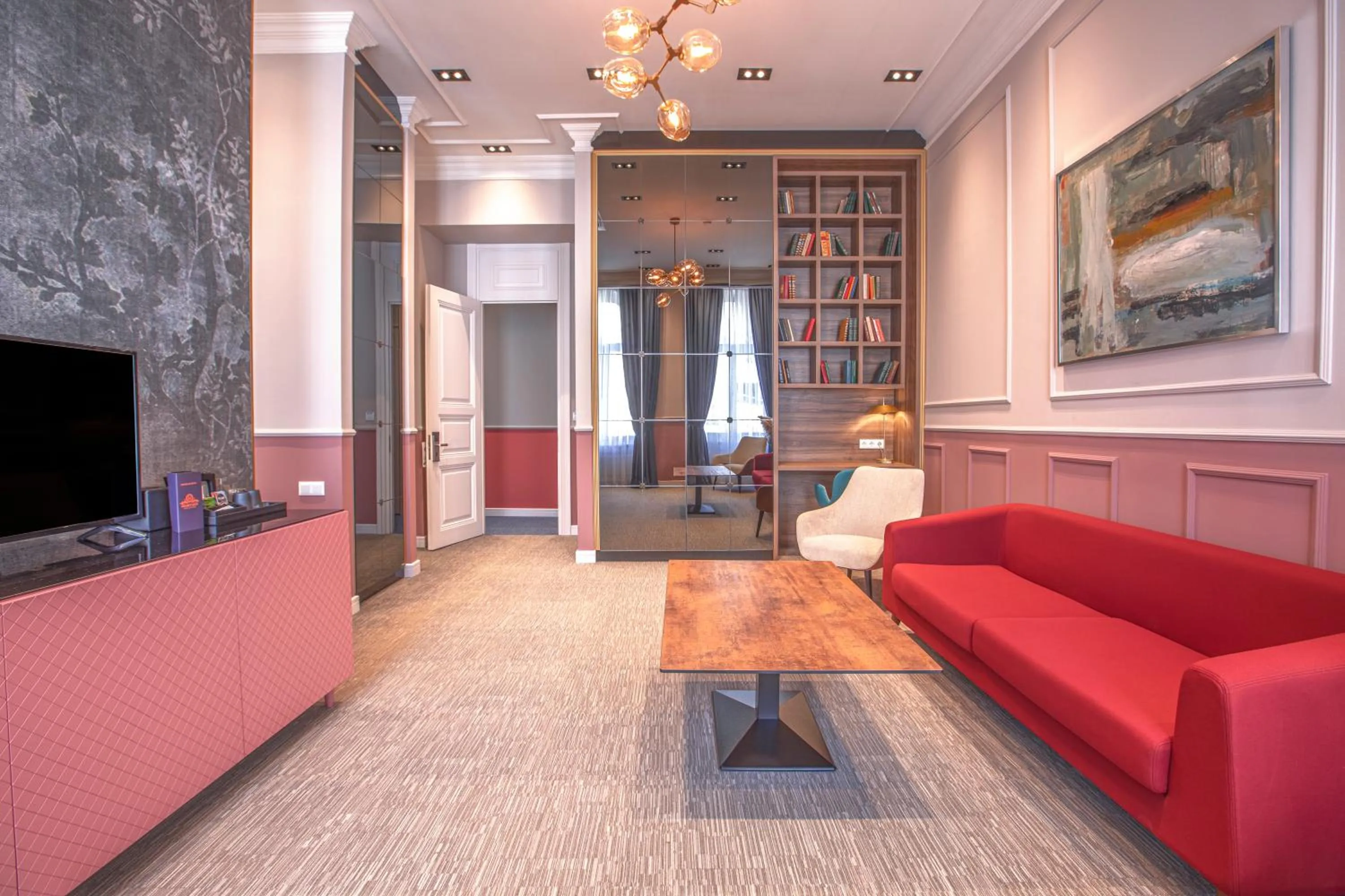 Family Suite in Heritage Hotel and Suites