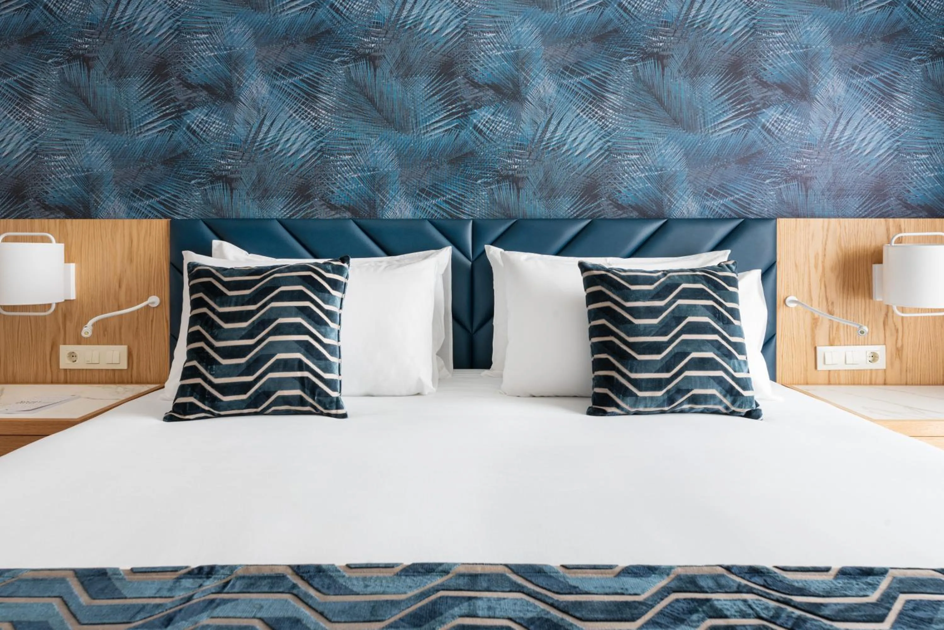 Deluxe Double Room with Balcony in Eurostars Matosinhos