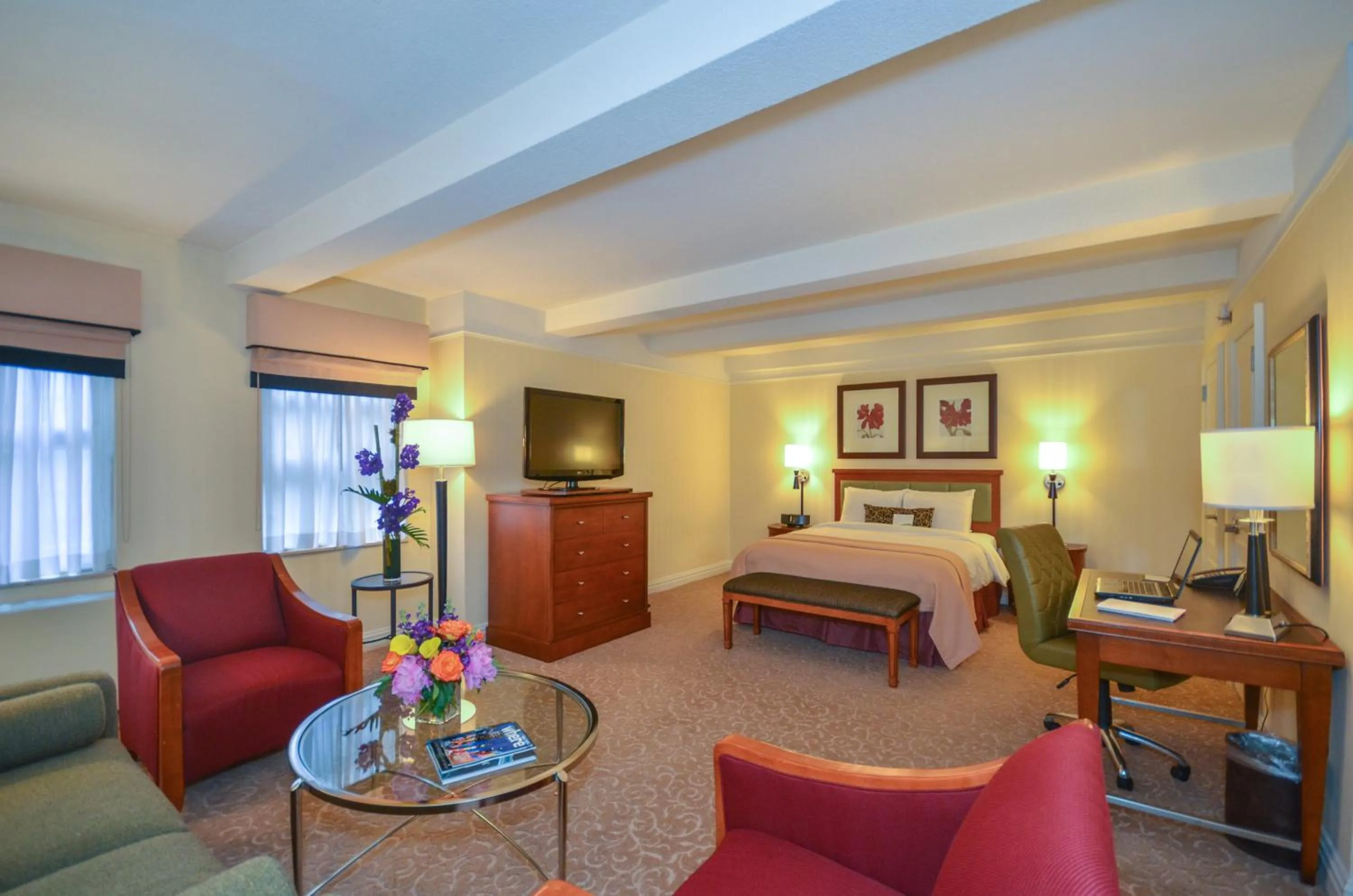 Executive Junior King Suite in San Carlos Hotel New York