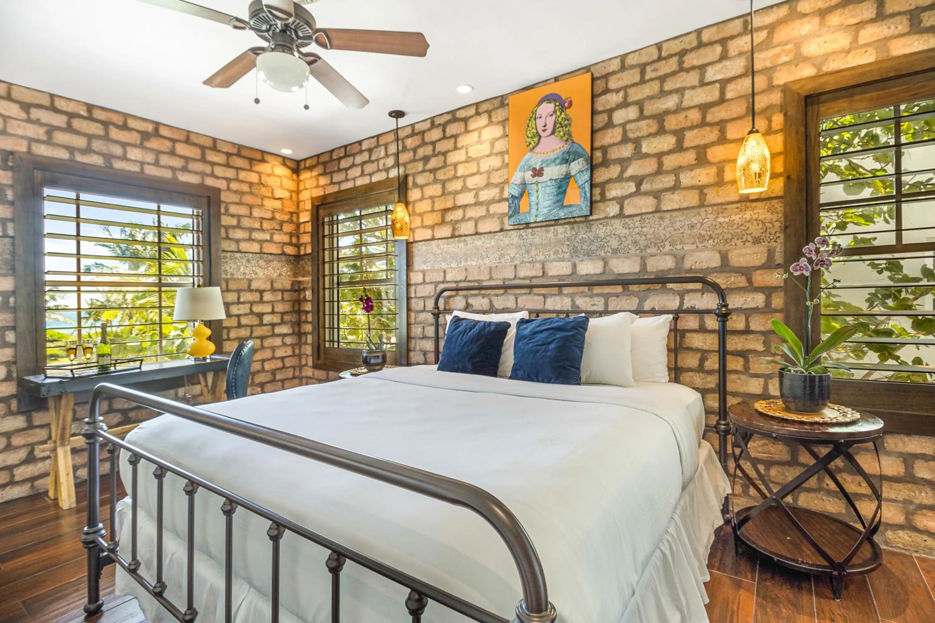 Deluxe King Room with Ocean View in Cavalier South Beach Hotel