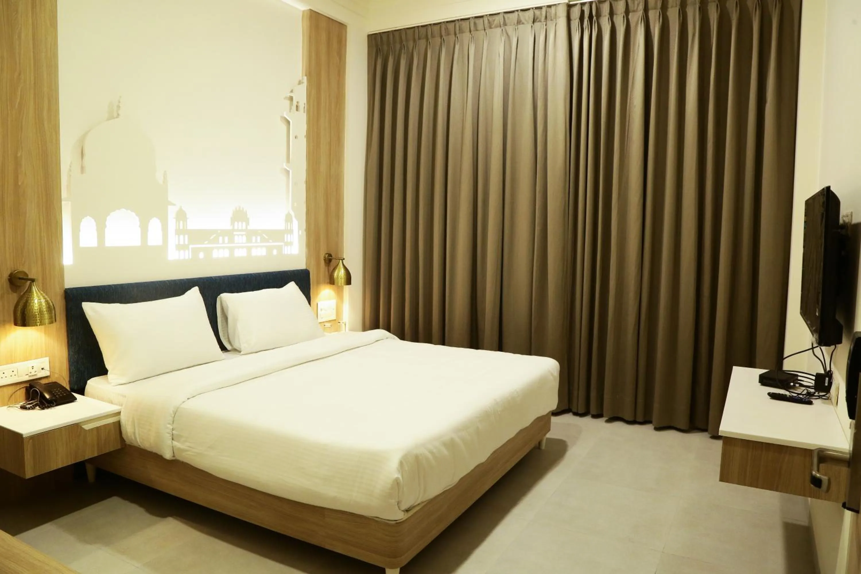 Deluxe Room in Hotel Ratangarh Palace