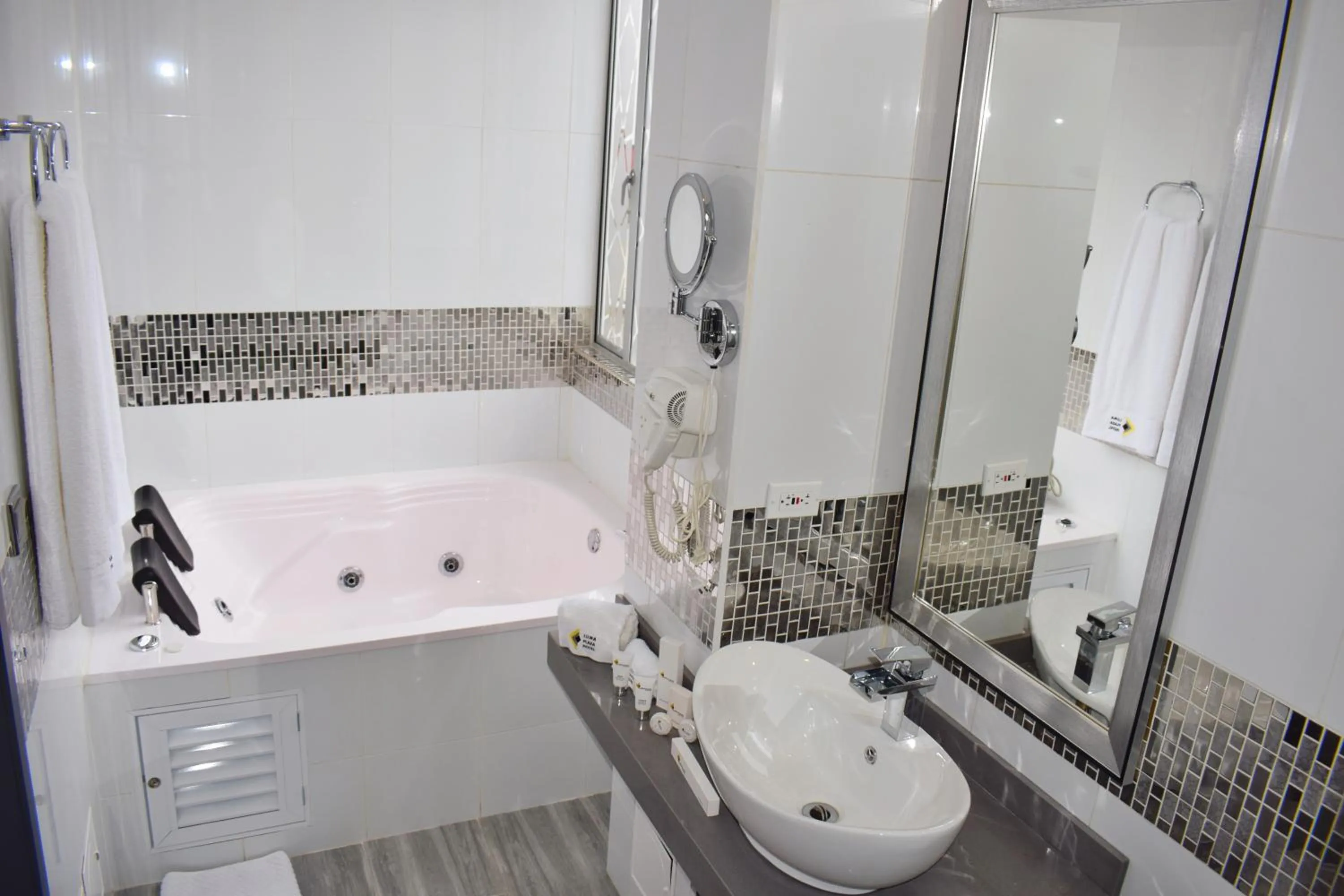 Junior Suite in Luma Plaza Hotel