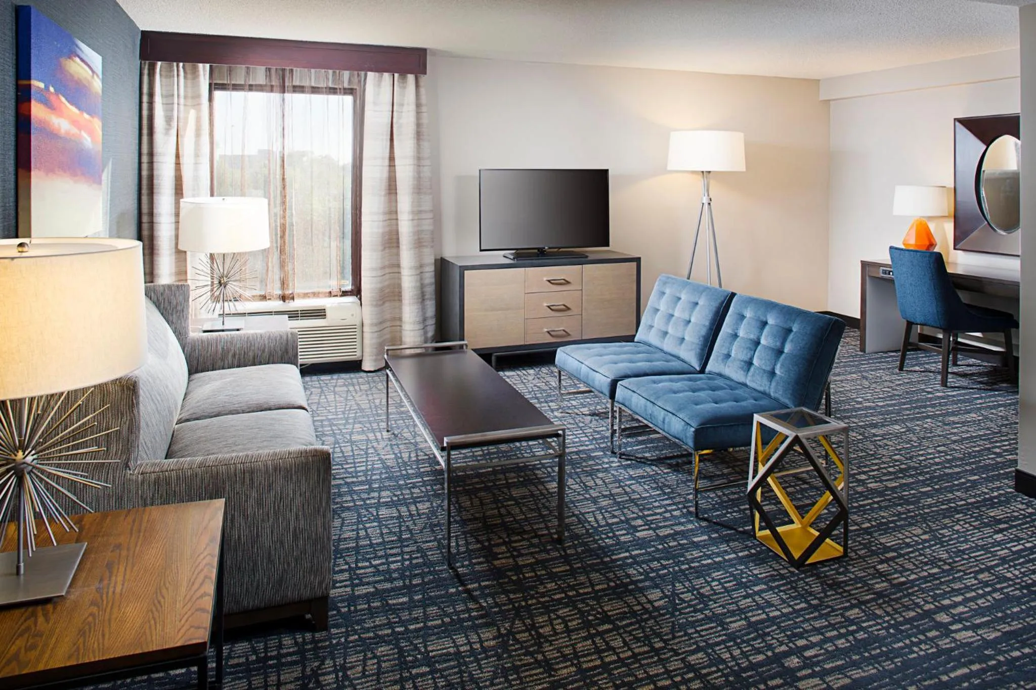 Junior King Suite in Crowne Plaza Annapolis by IHG