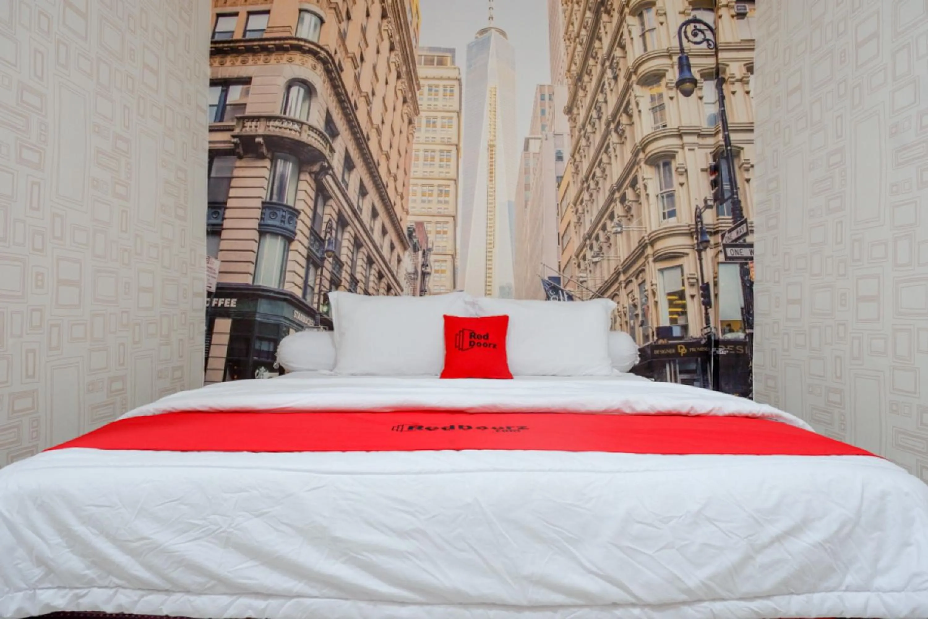 Double Room in RedDoorz Syariah near Universitas Negeri Gorontalo 2