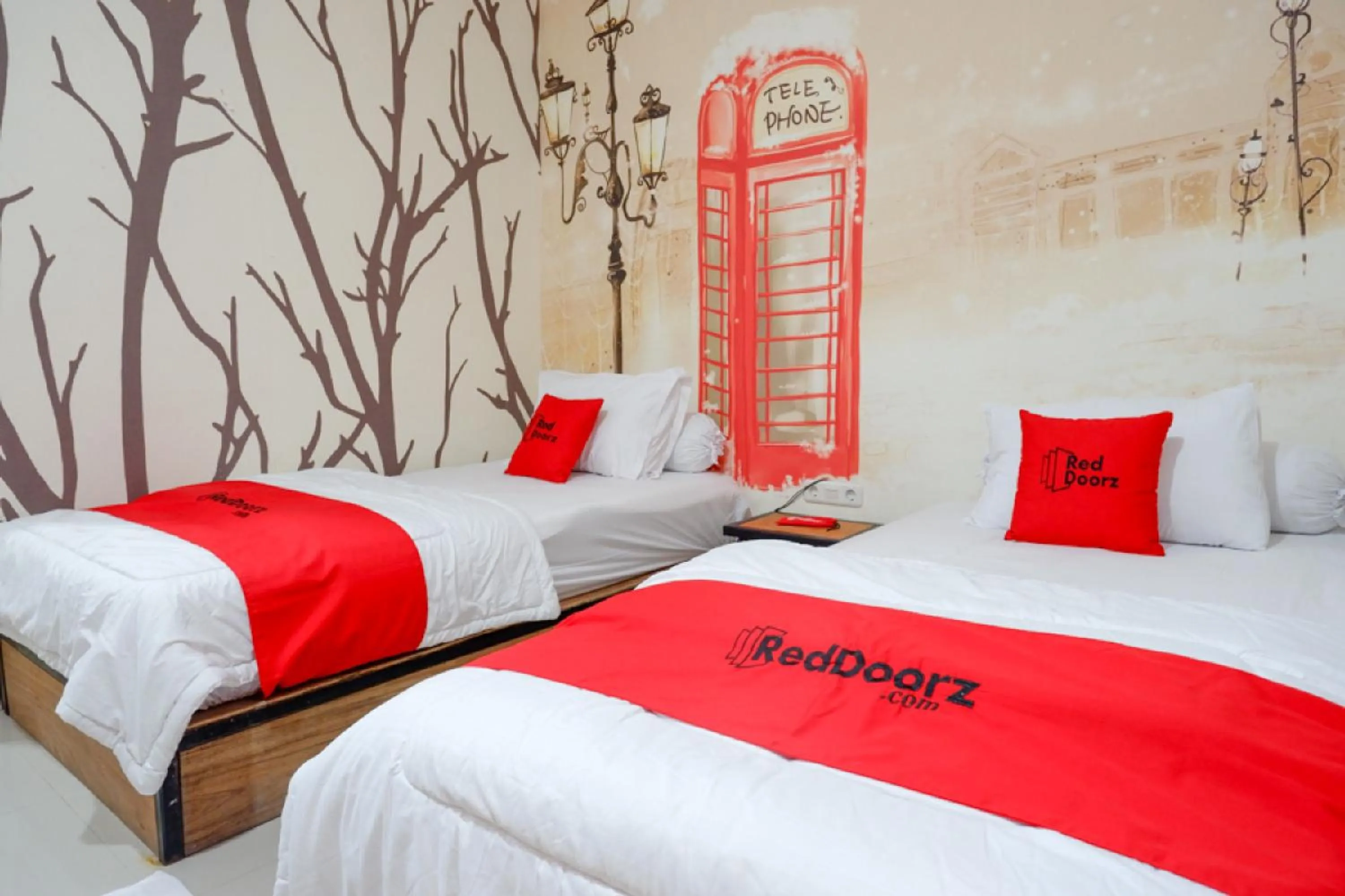 Twin Room in RedDoorz Syariah near Universitas Negeri Gorontalo 2