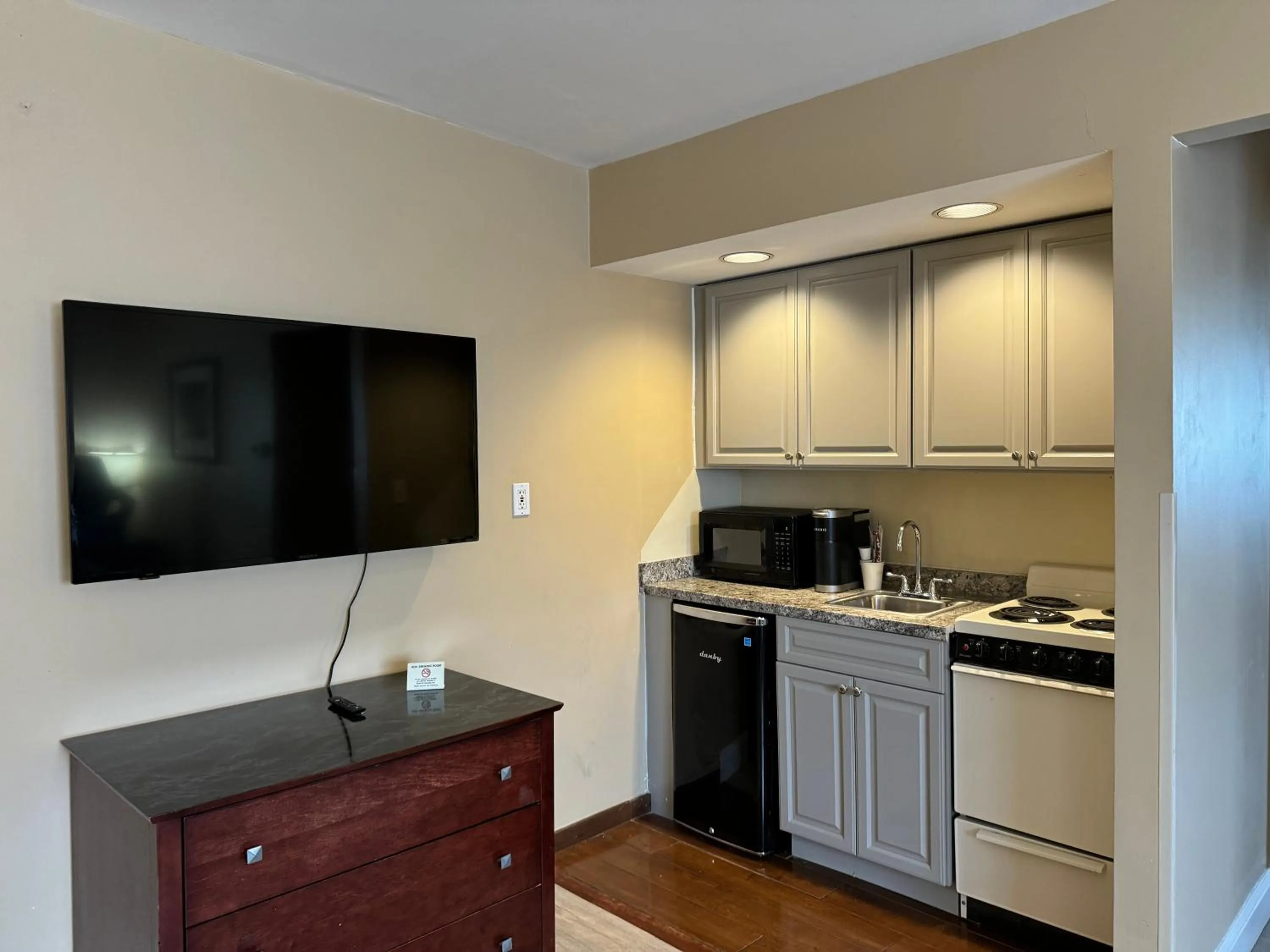 One-Bedroom Apartment in Hotel Boston