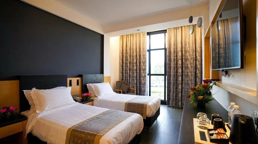 Deluxe Twin Room in TSR Seafront Hotel