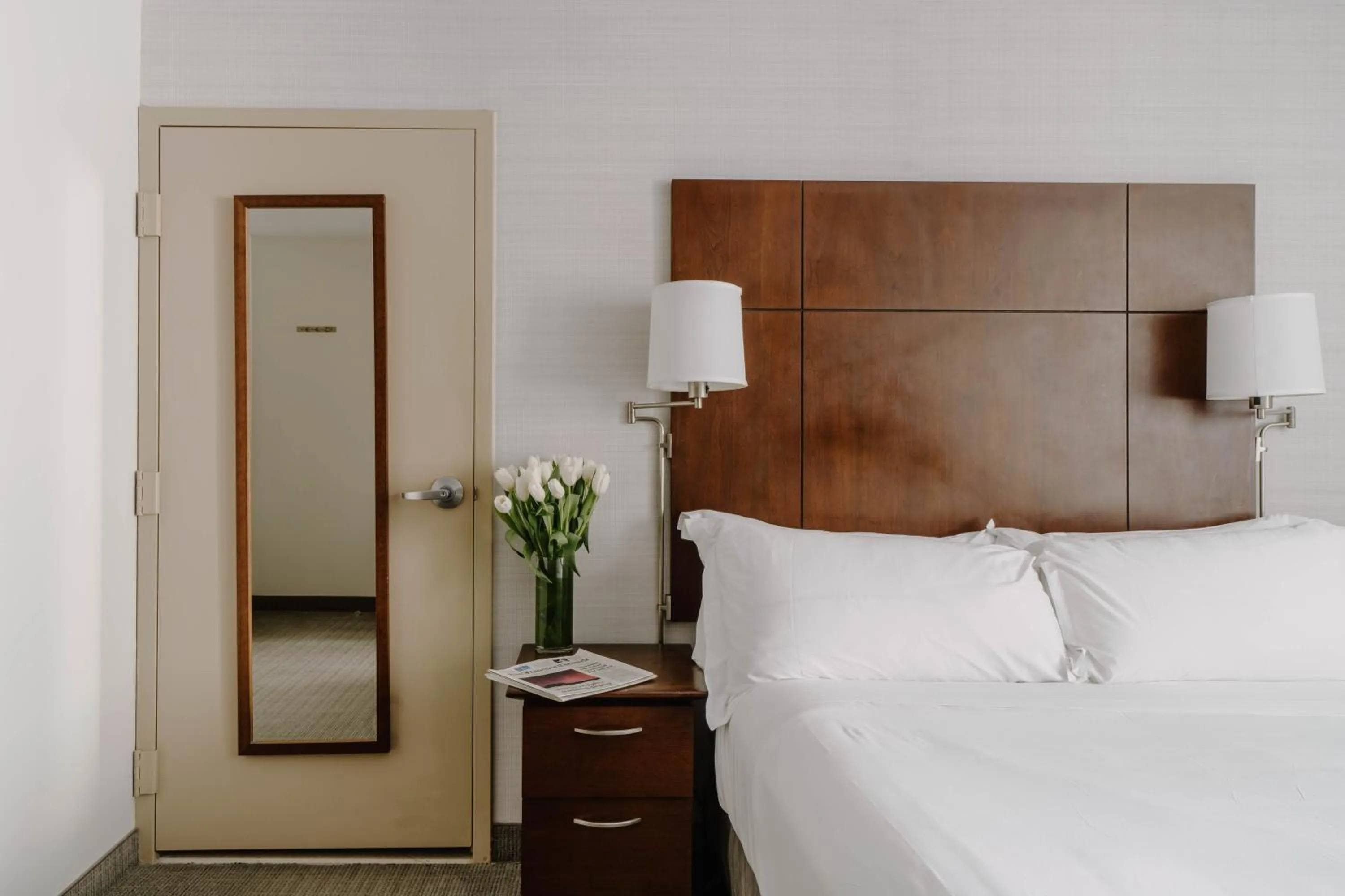 Queen Room - Disability Access in Club Quarters Hotel Embarcadero, San Francisco