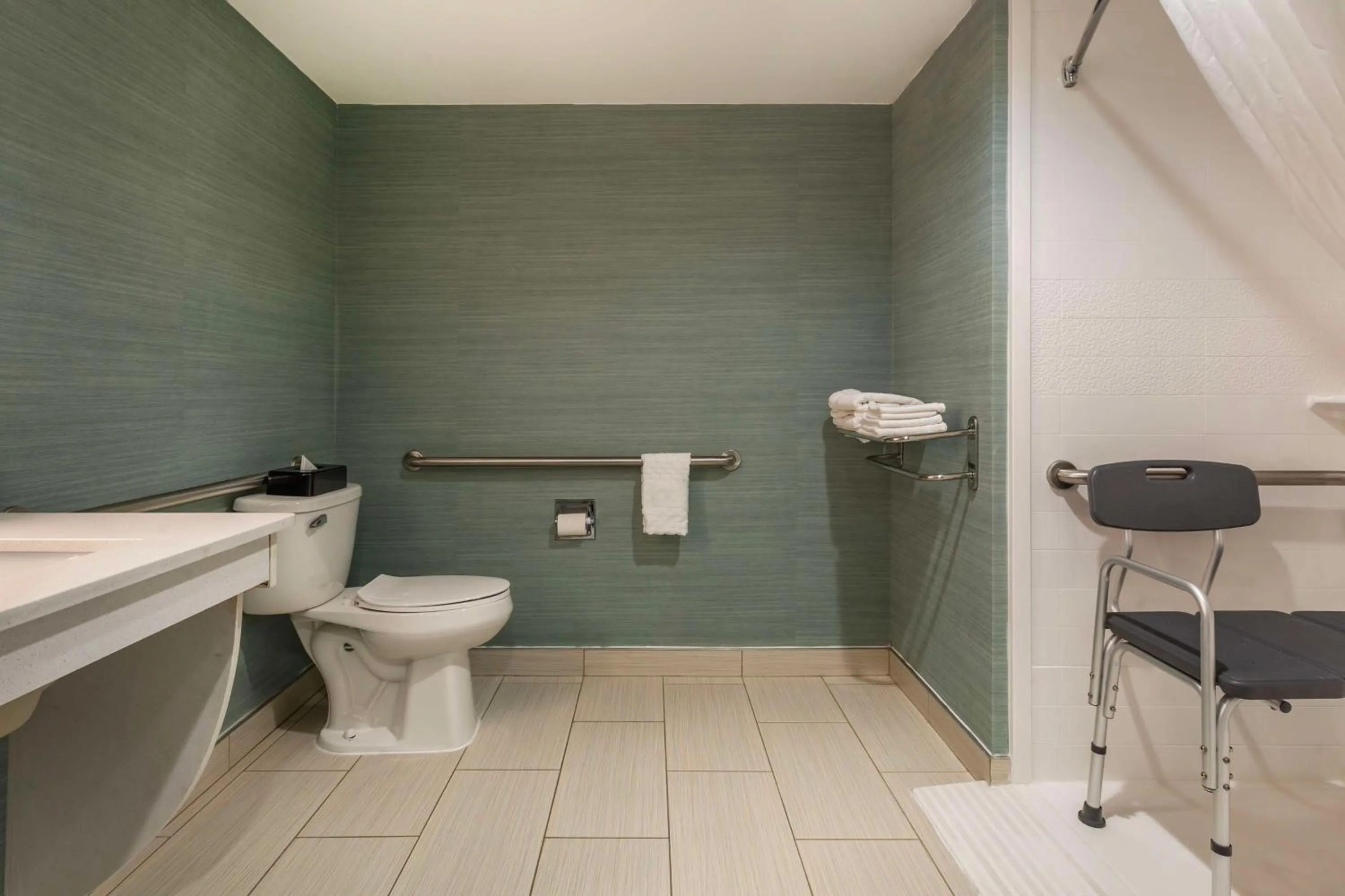 King Room - Disability Access With Roll In Shower - Non-Smoking in Best Western Plus New Englander