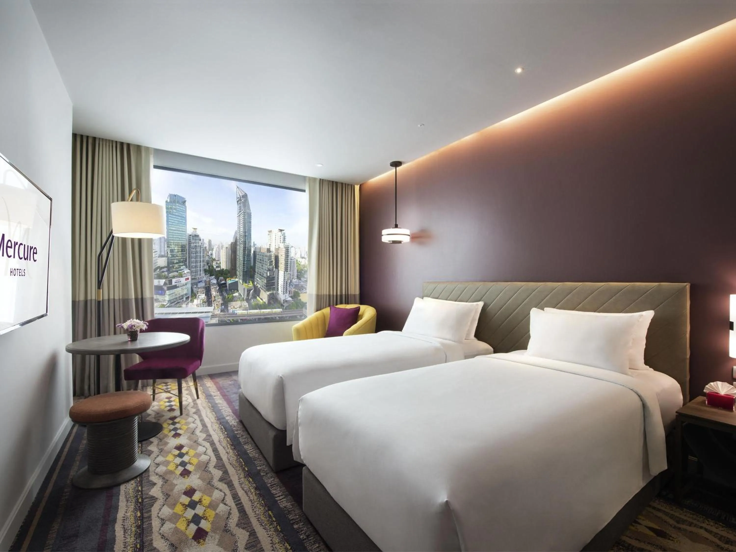 Superior Twin Room in Mercure Bangkok Sukhumvit 24