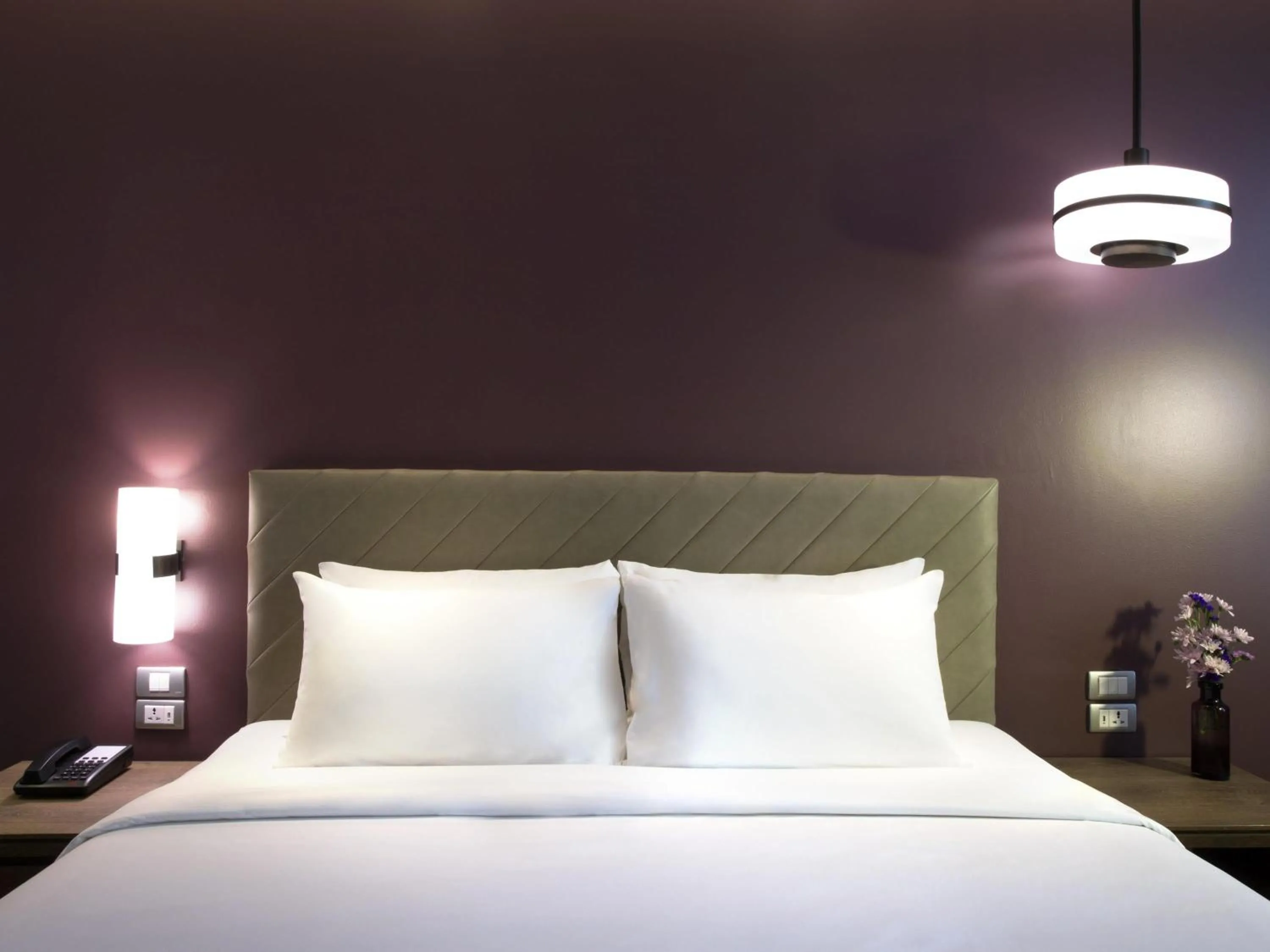 Deluxe King Room with City View in Mercure Bangkok Sukhumvit 24