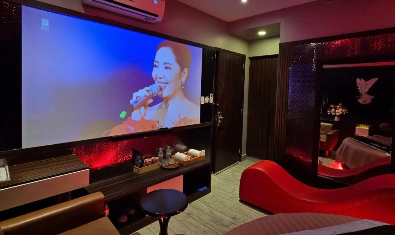 Deluxe Double Room with Balcony in Kha Thy Hotel