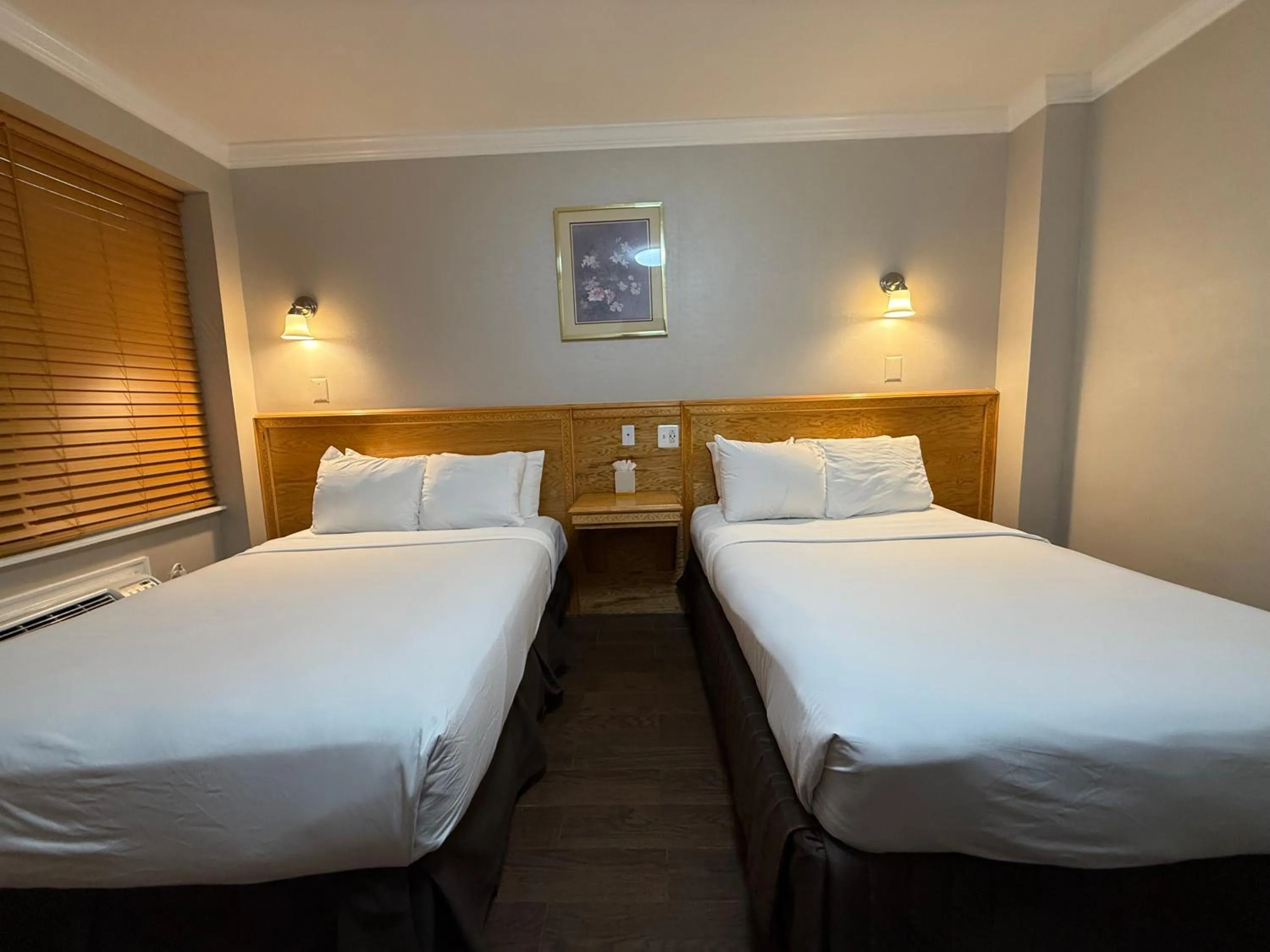Double Room with Two Double Beds in Windsor Inn Hotel