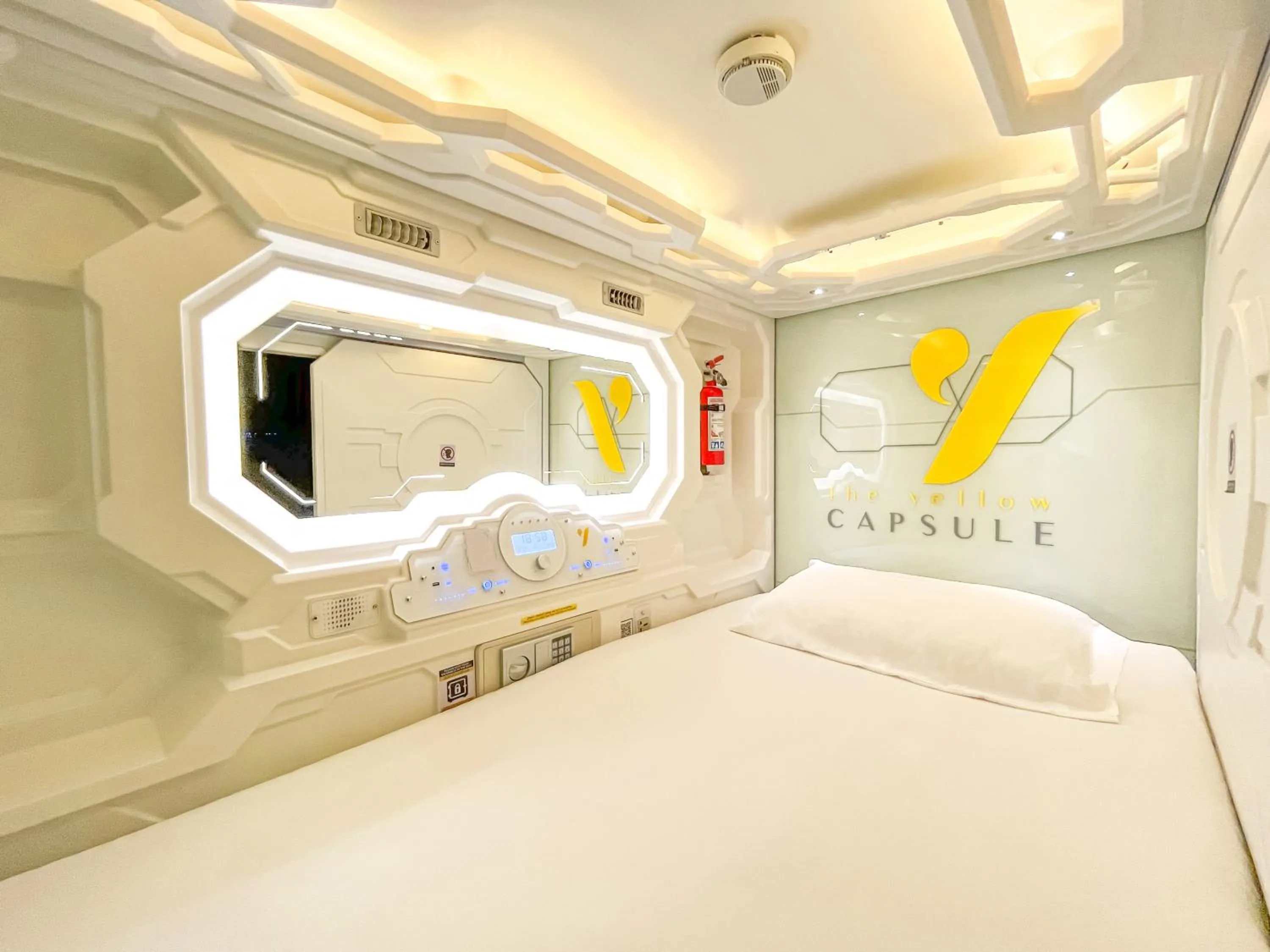 Capsule Single standard  in The Yellow Capsule Cancun Close to Airport