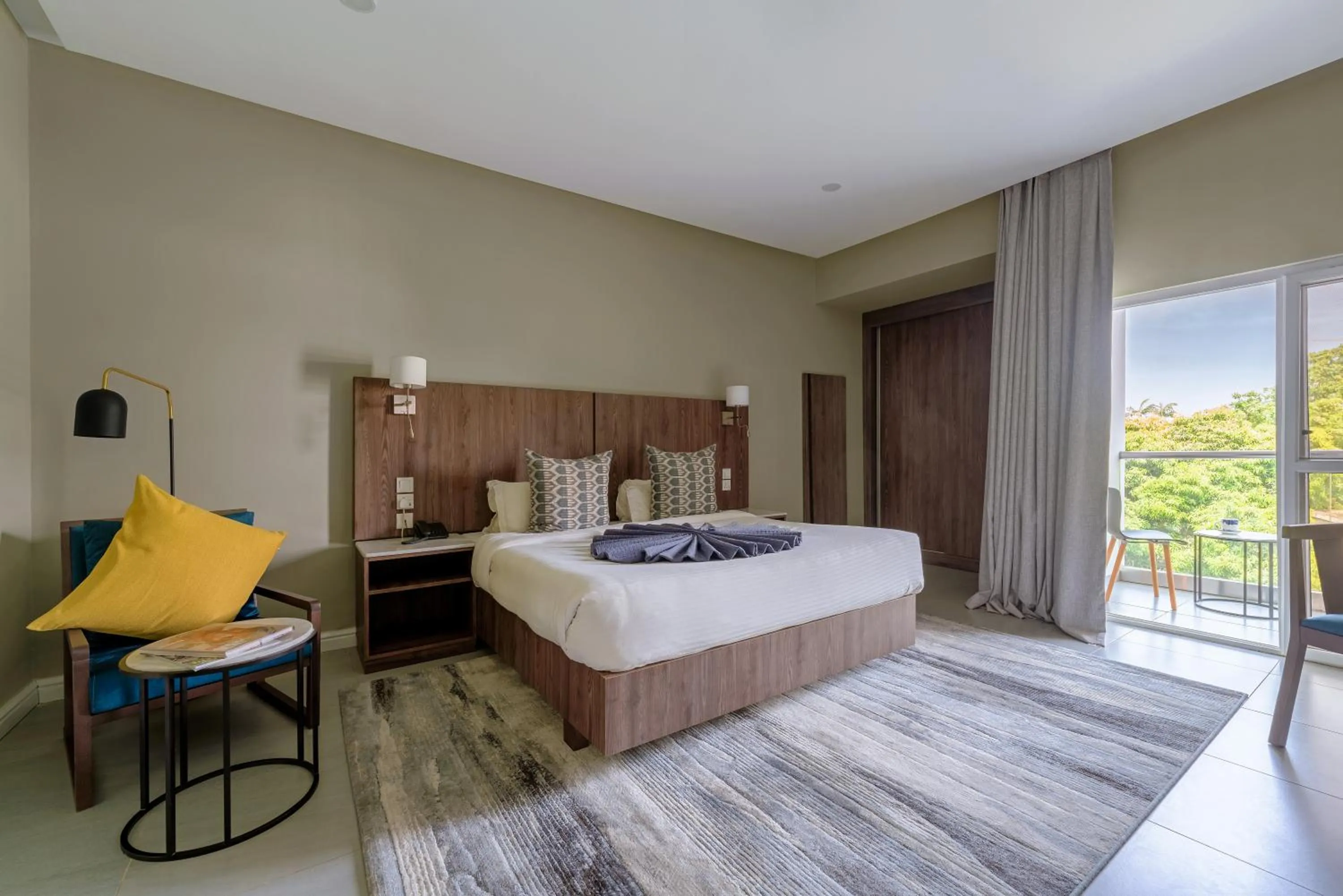 Deluxe Room in Central Hotel Ridge