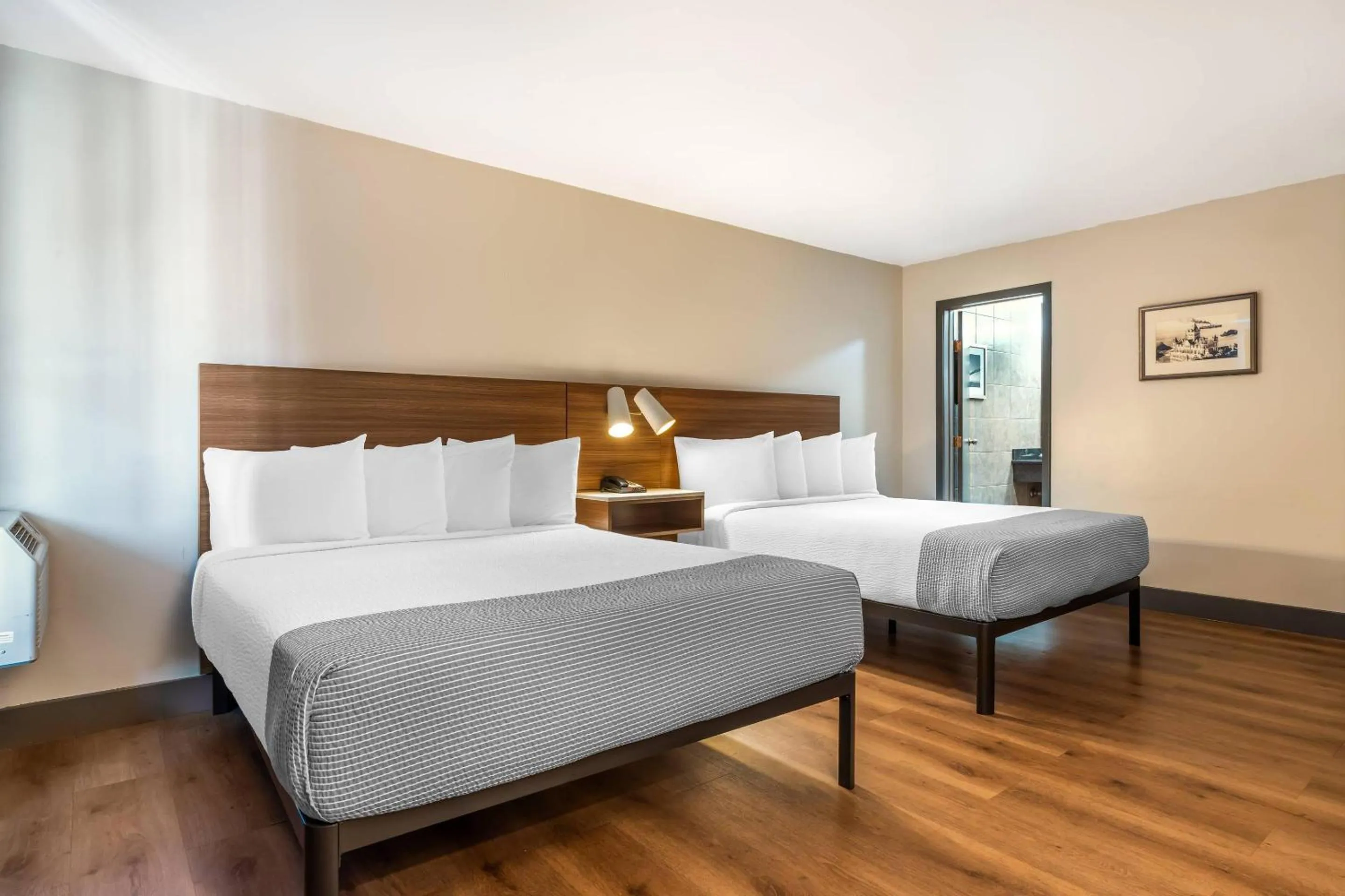 Large Quadruple Room with Two Queen Beds - Non Smoking in La Luna Inn, an Ascend Collection Hotel