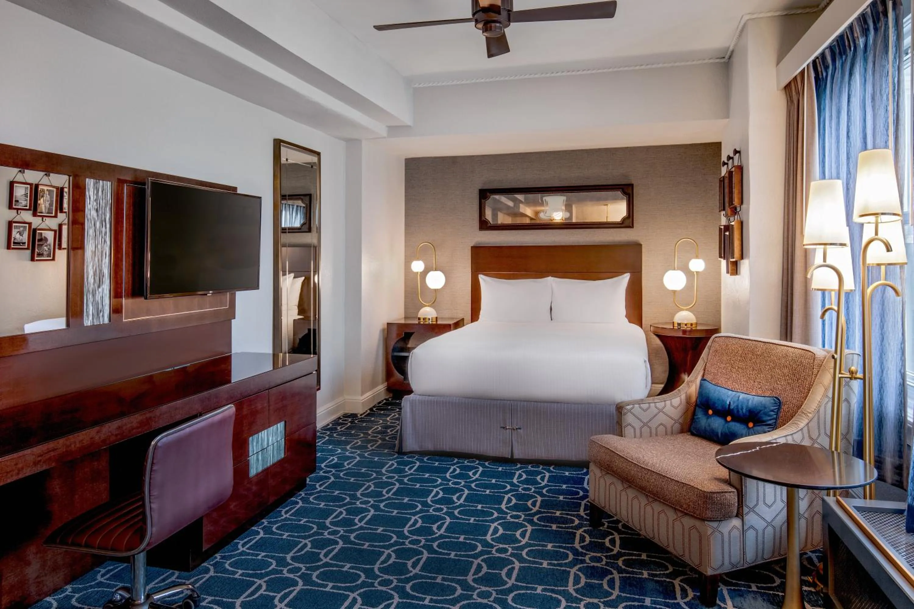 Deluxe Queen Room in Hotel Adagio, Autograph Collection